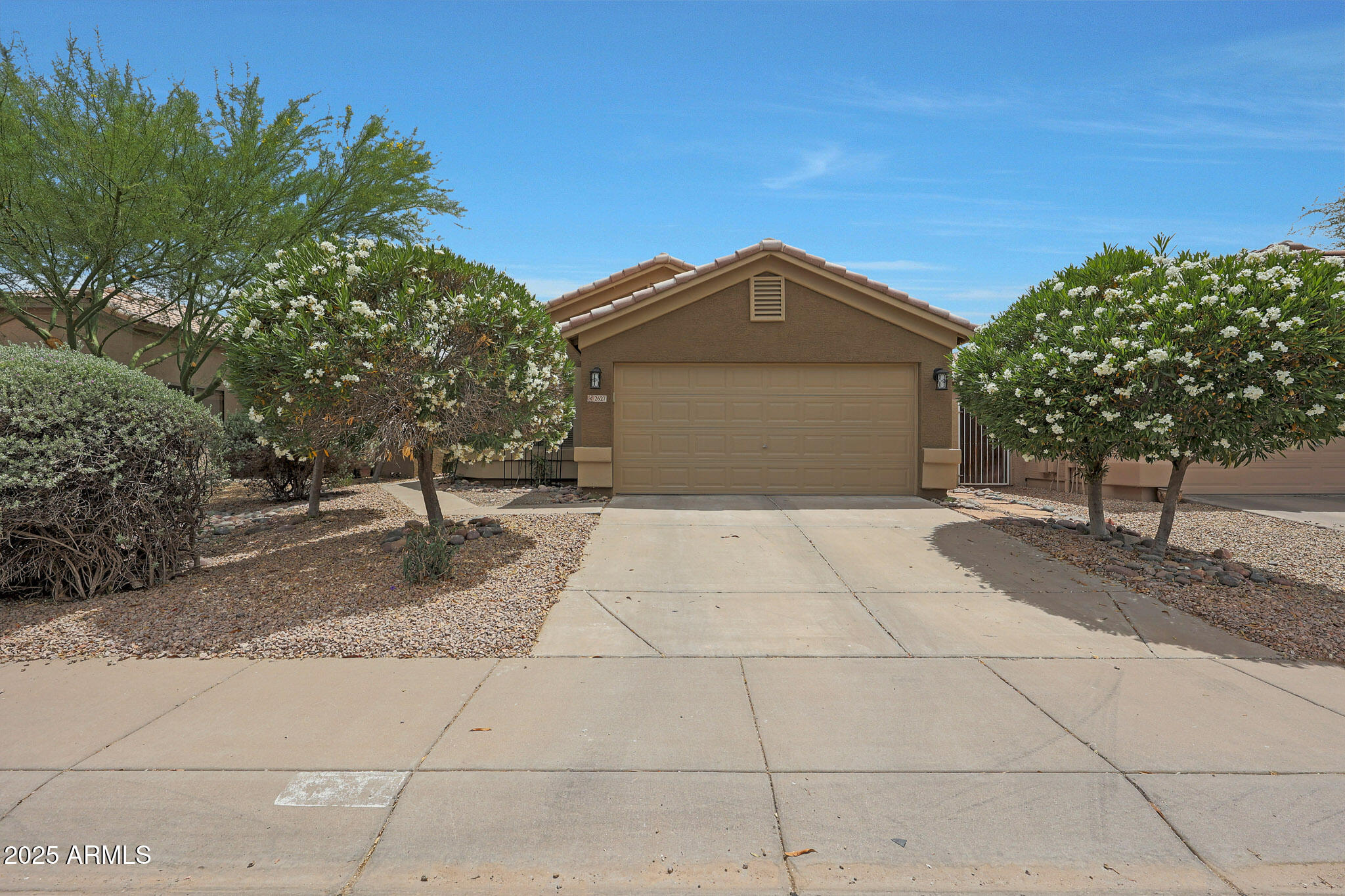 2627 E GARY Way