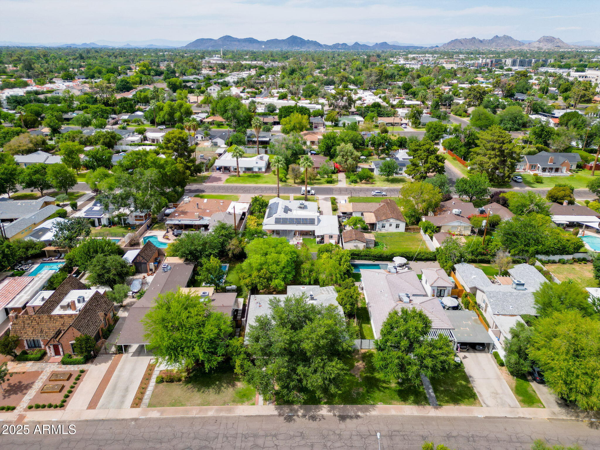 302 E ORANGE Drive
