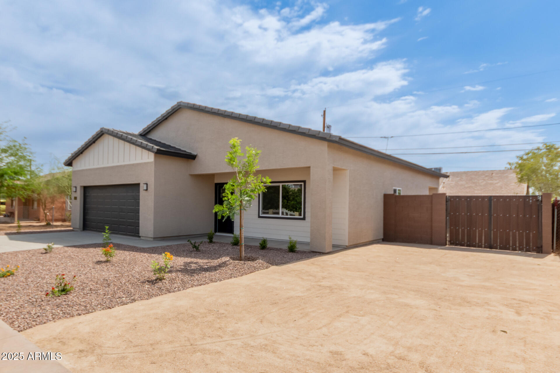1835 N 37TH Drive