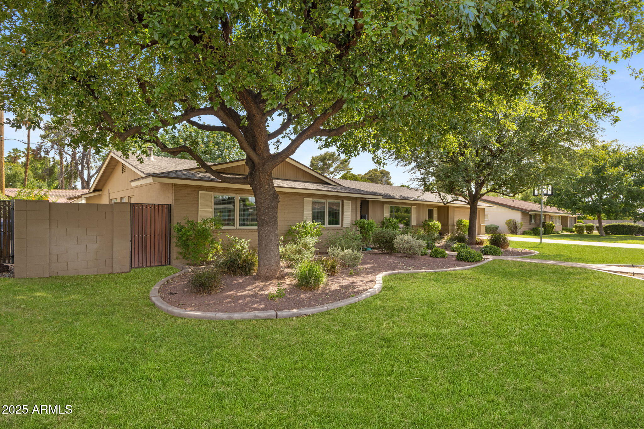 143 E WINTER Drive