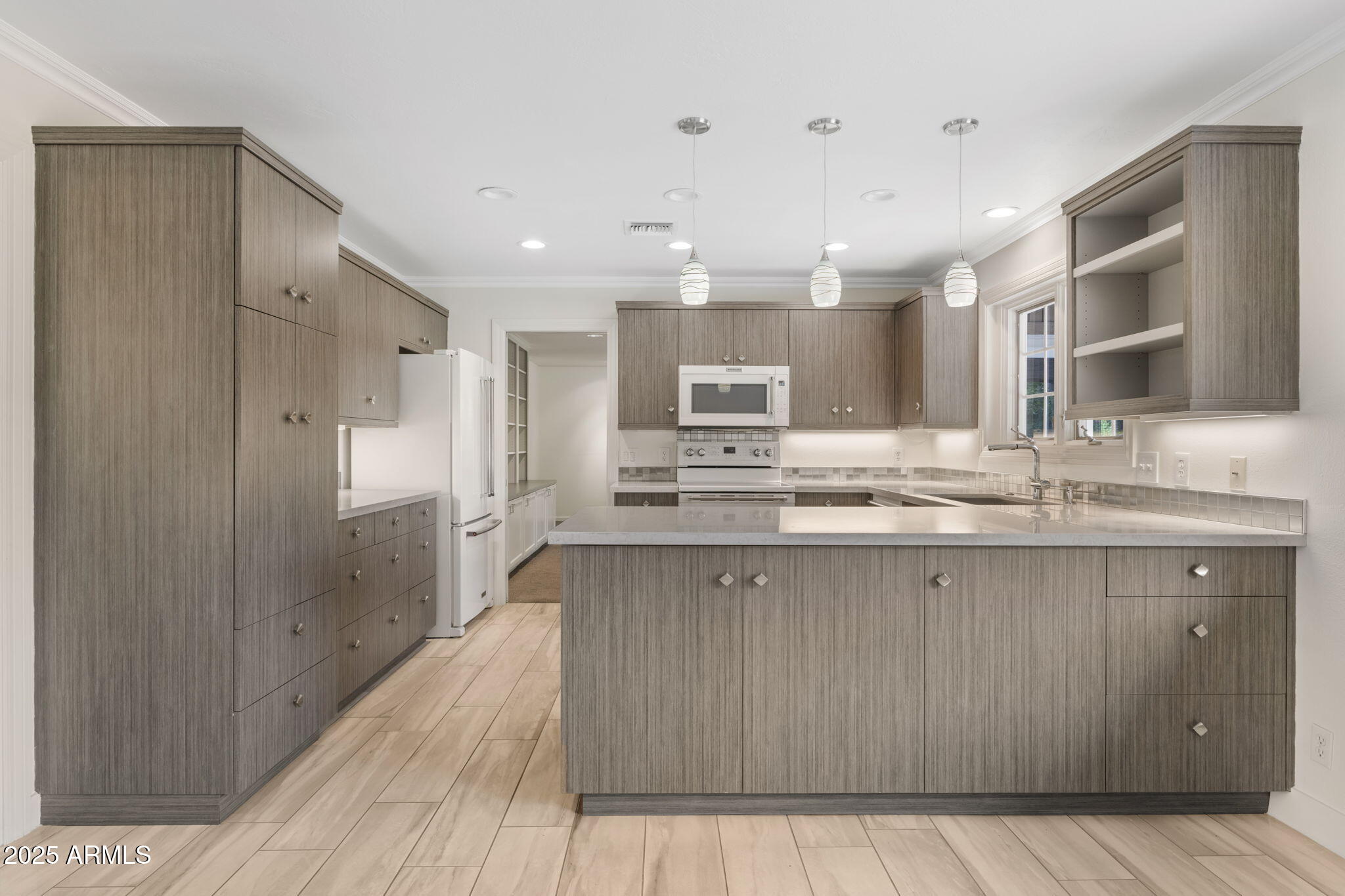 143 E WINTER Drive