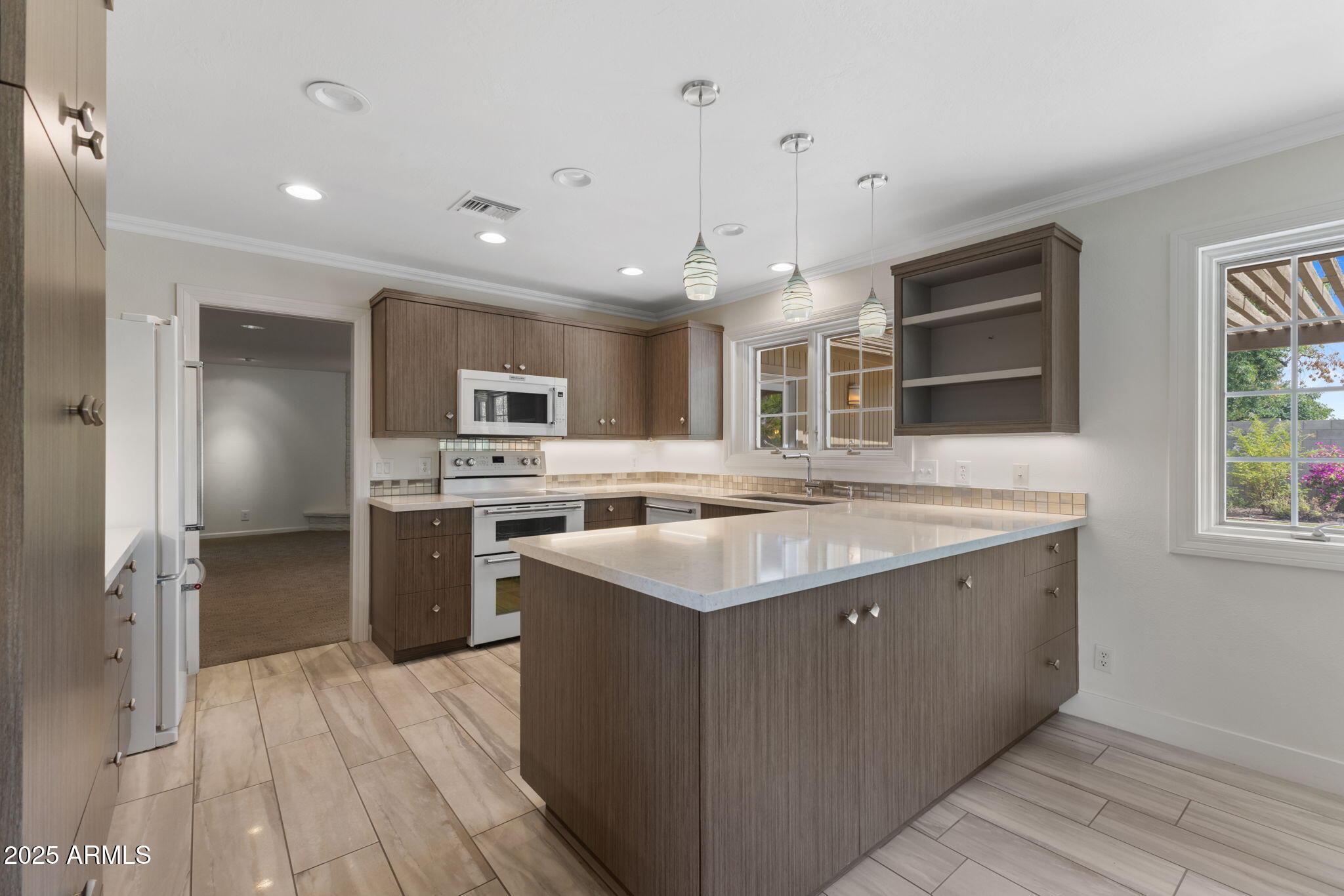 143 E WINTER Drive