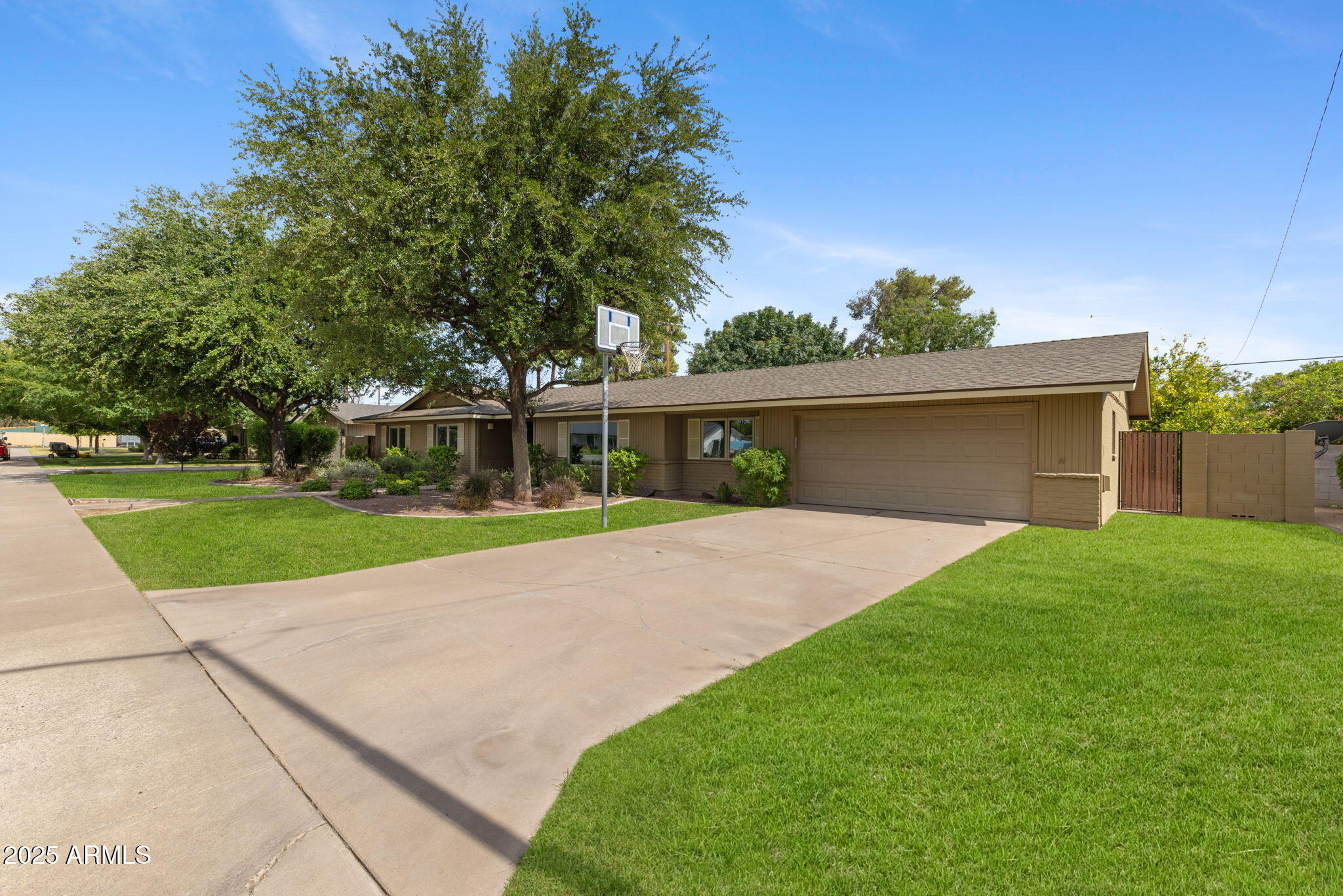 143 E WINTER Drive