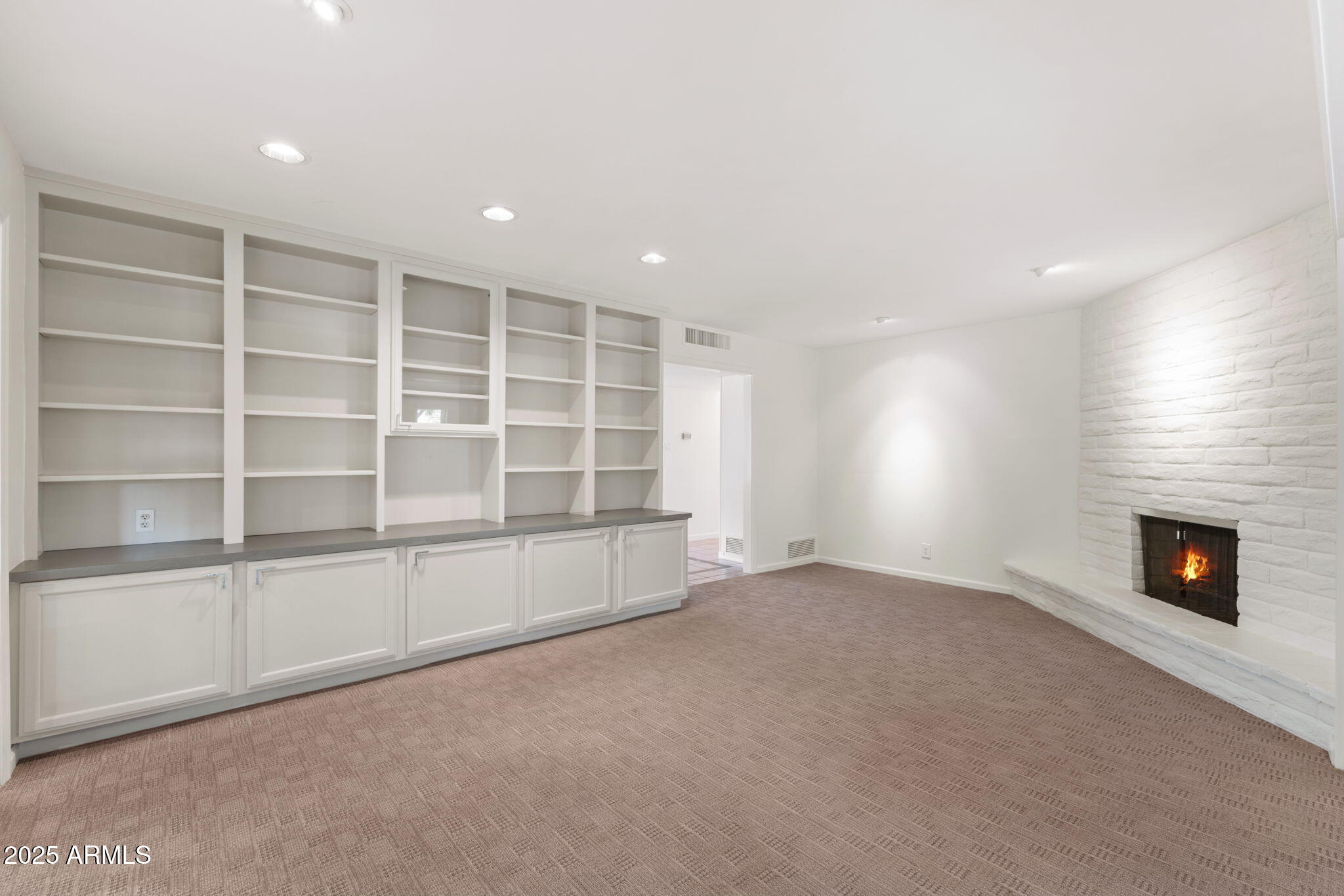 143 E WINTER Drive