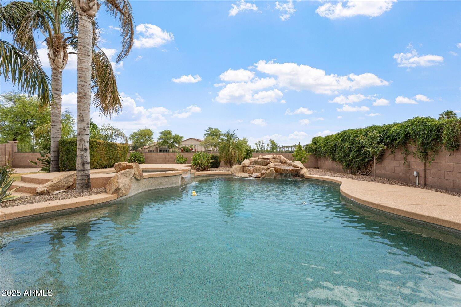 22737 N SUNSET Drive