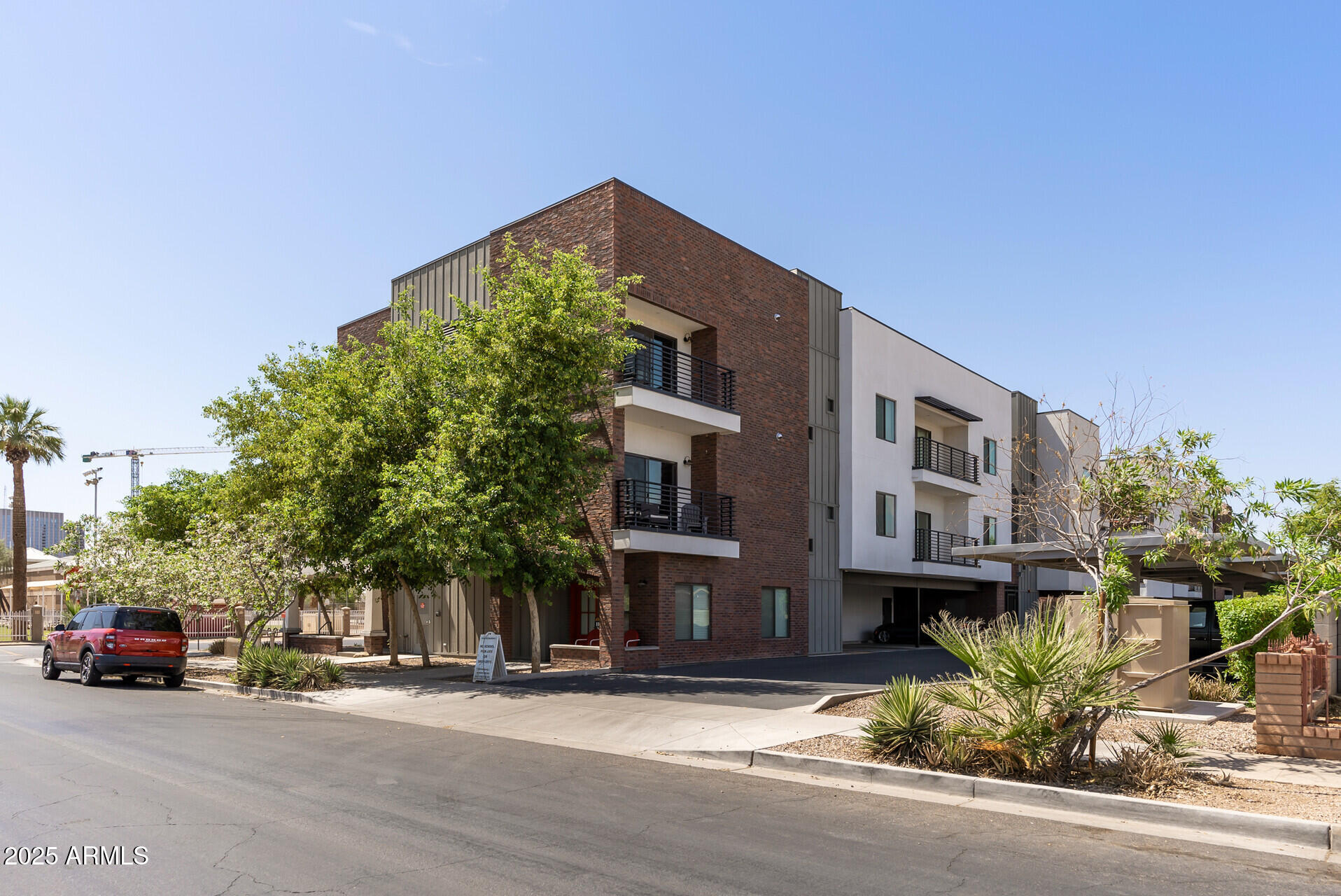 475 N 9TH Street 206
