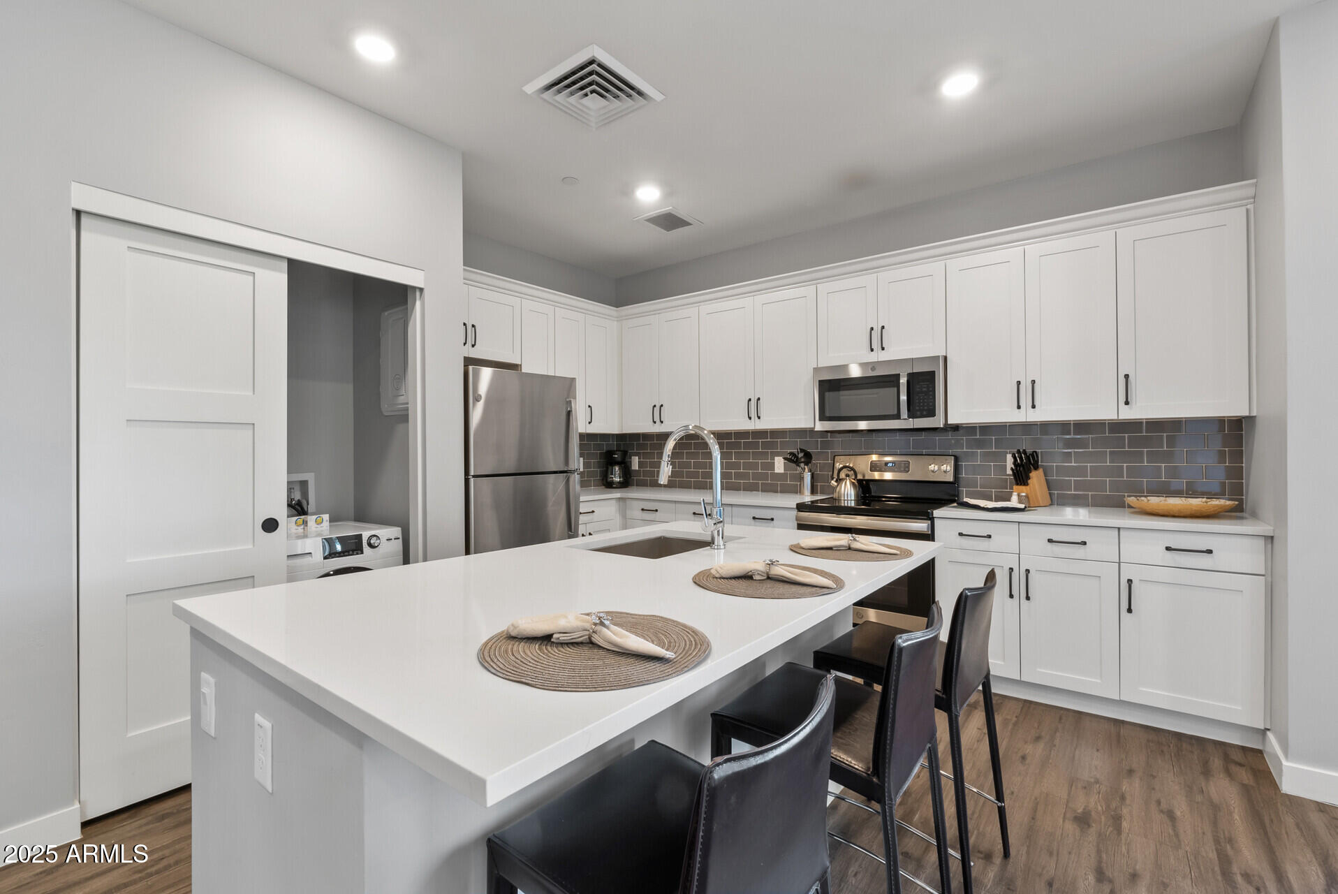 475 N 9TH Street 206