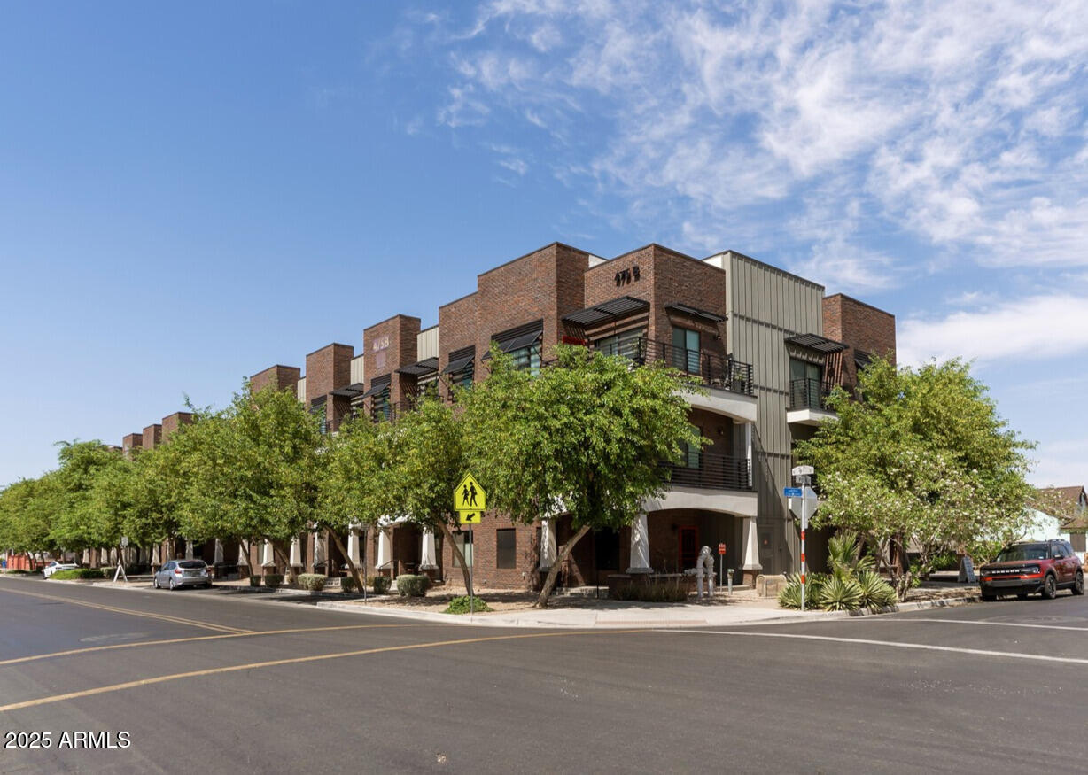 475 N 9TH Street 206