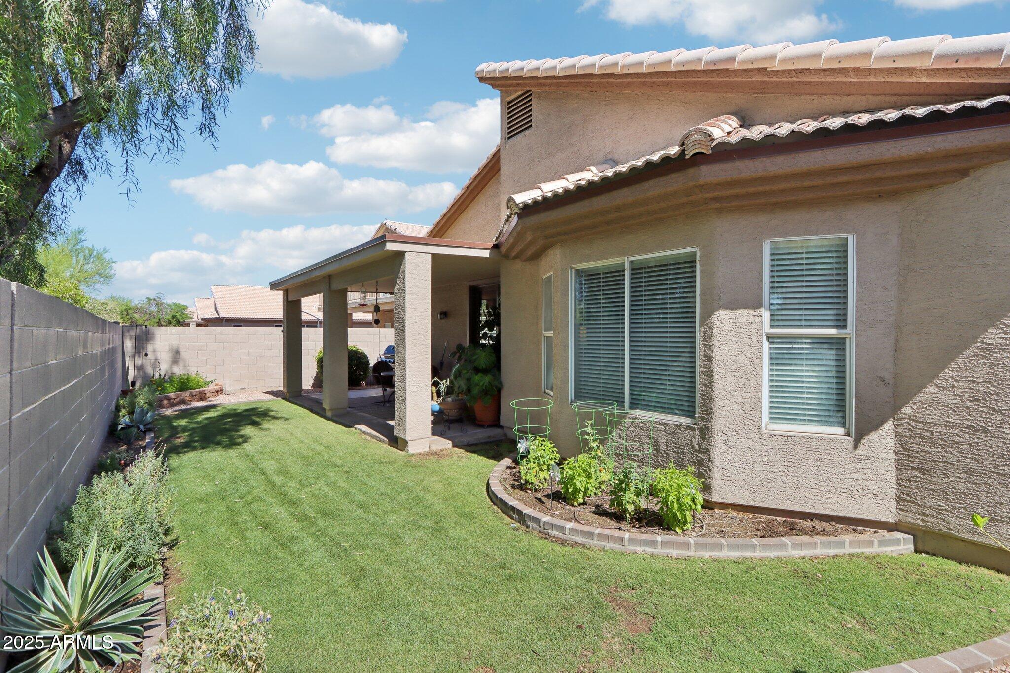 11861 E BECKER Lane