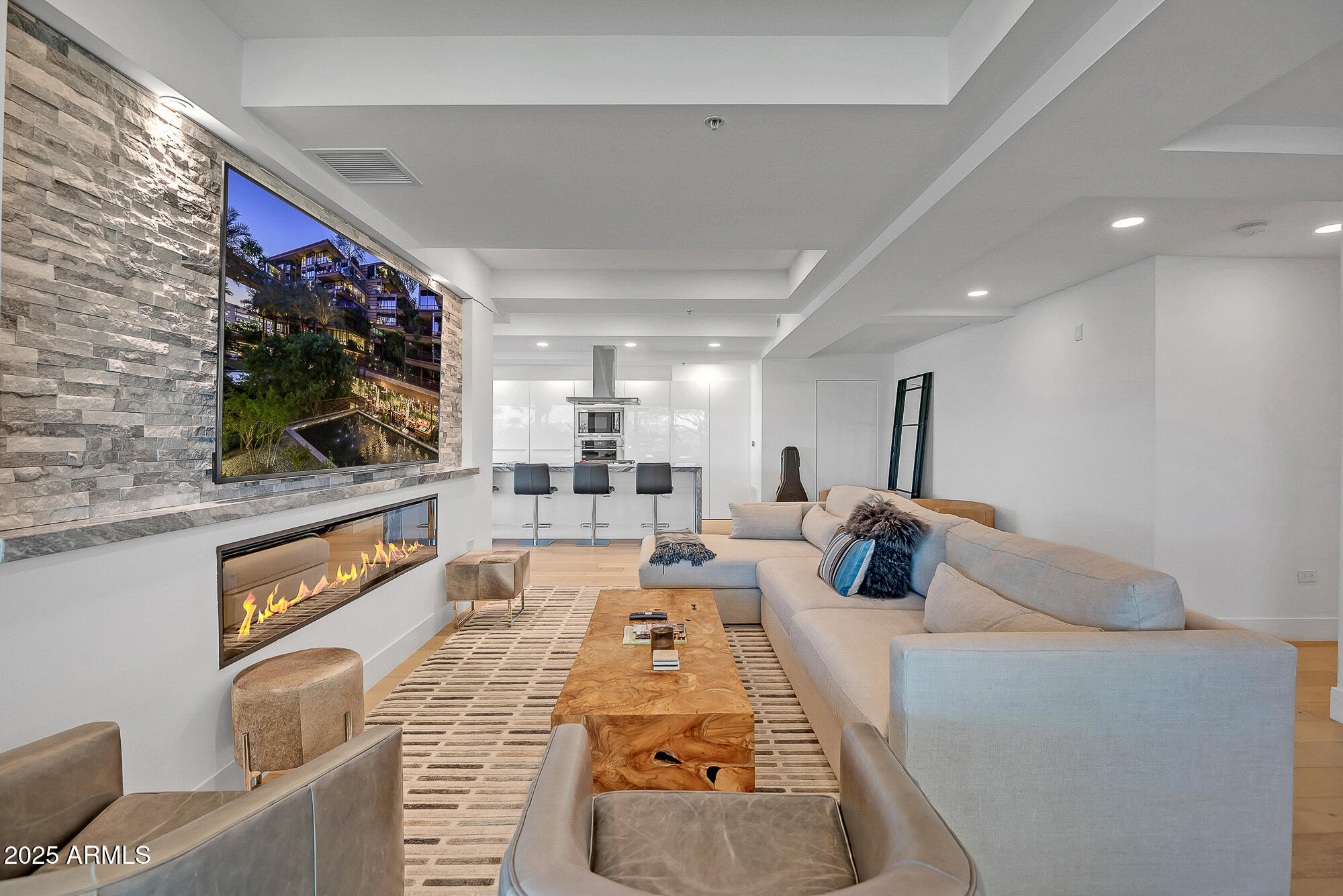 7117 E RANCHO VISTA Drive 6007