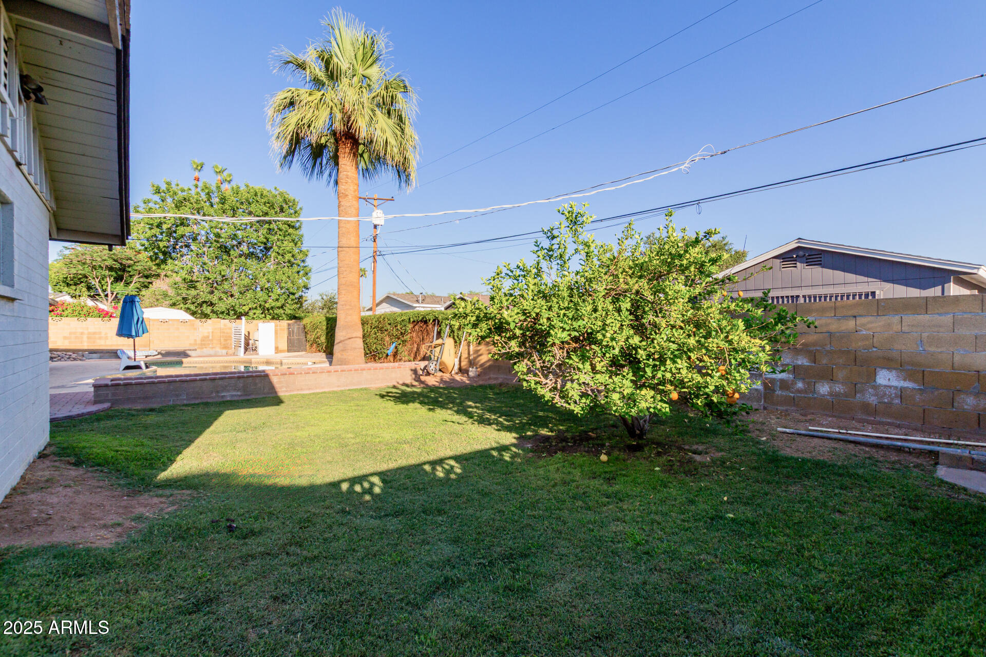 4117 E COOLIDGE Street