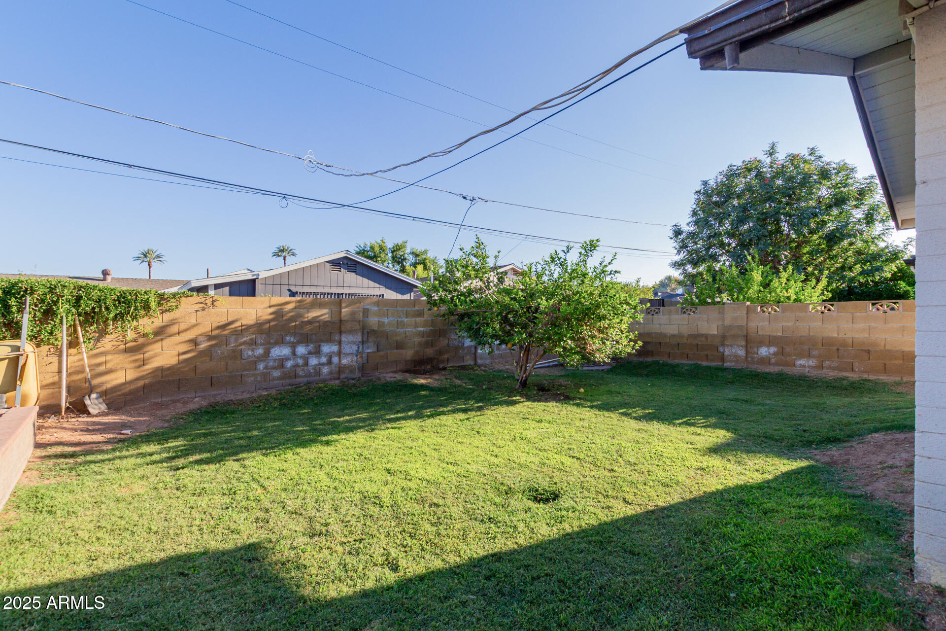 4117 E COOLIDGE Street