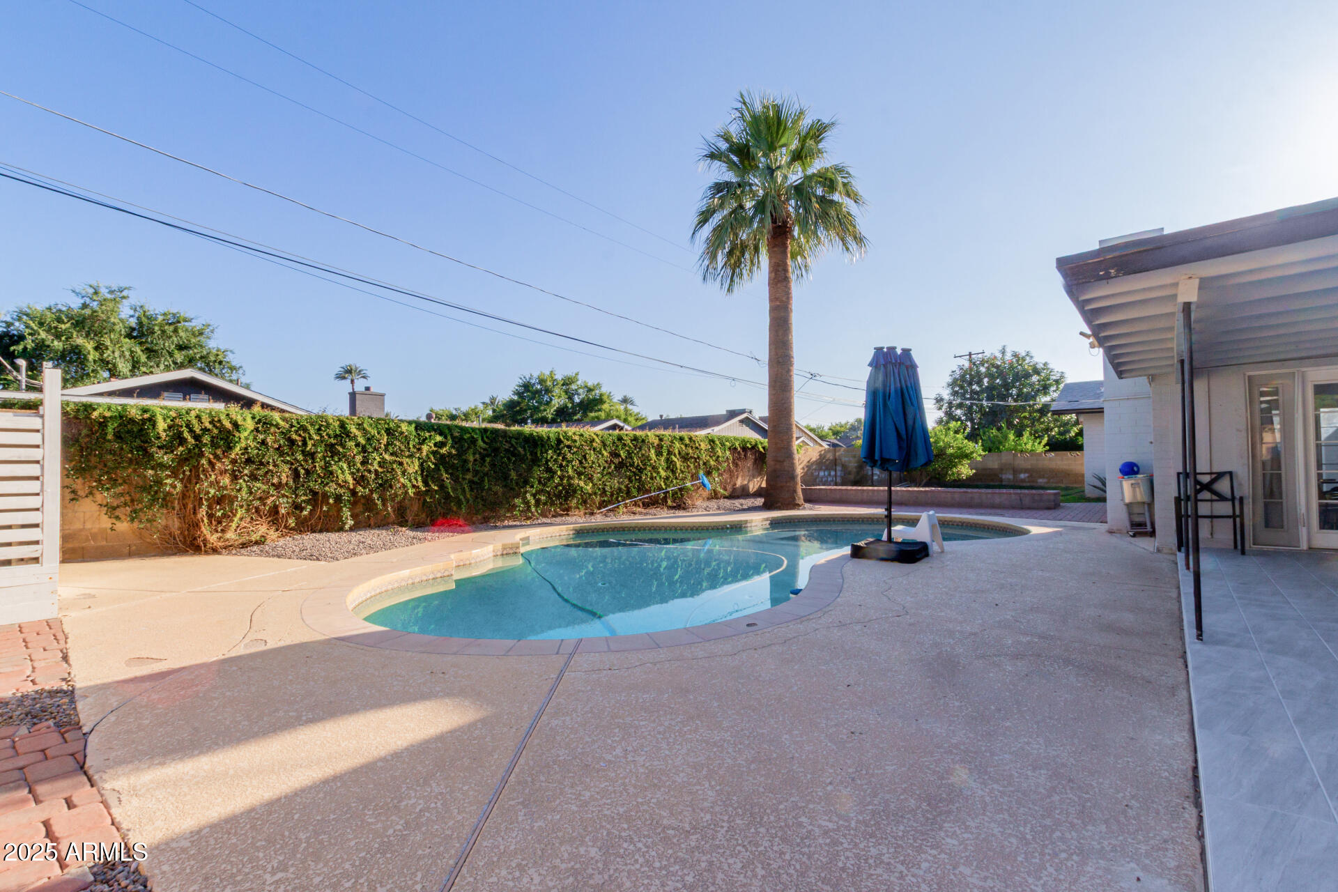 4117 E COOLIDGE Street