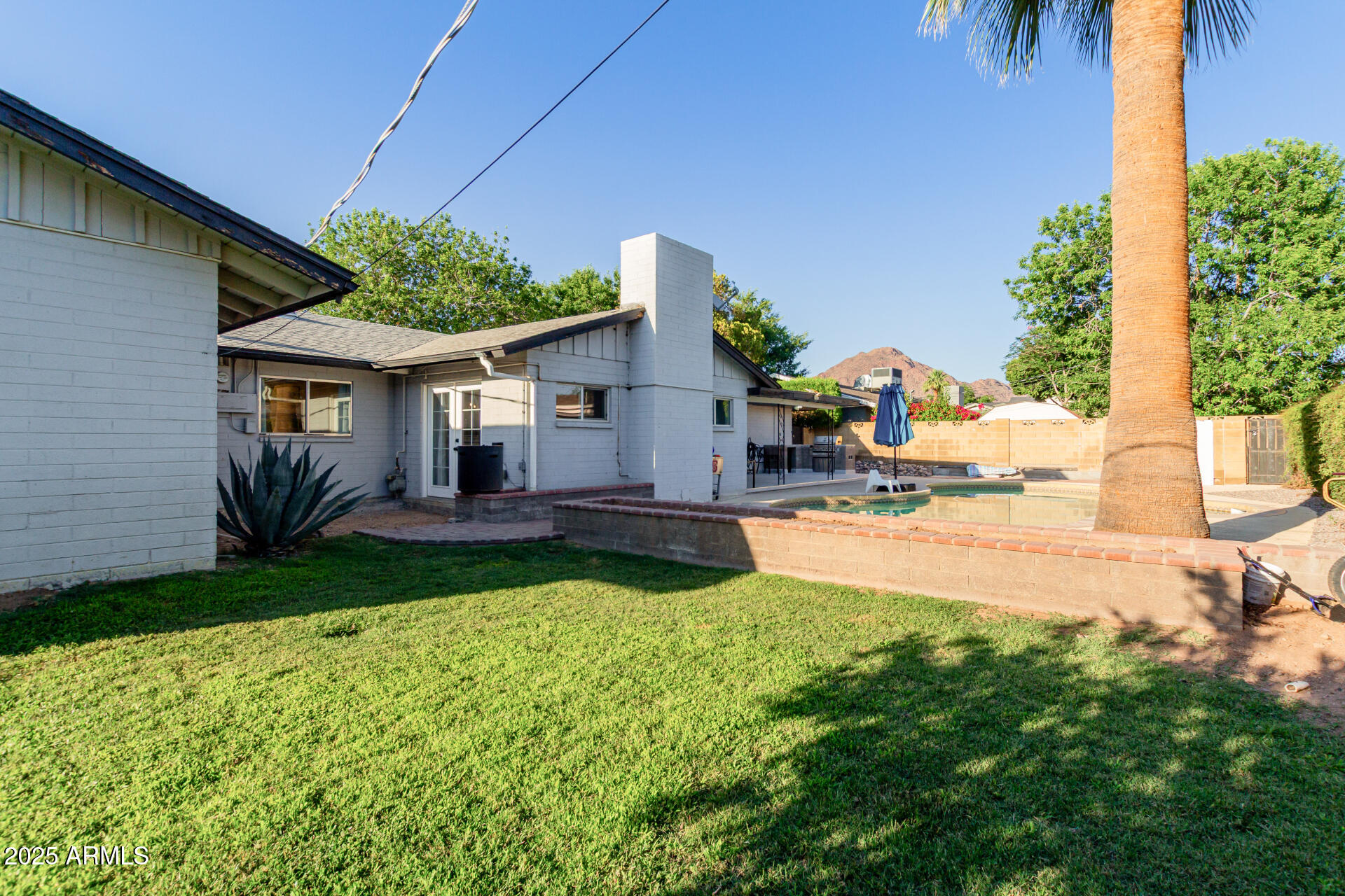 4117 E COOLIDGE Street
