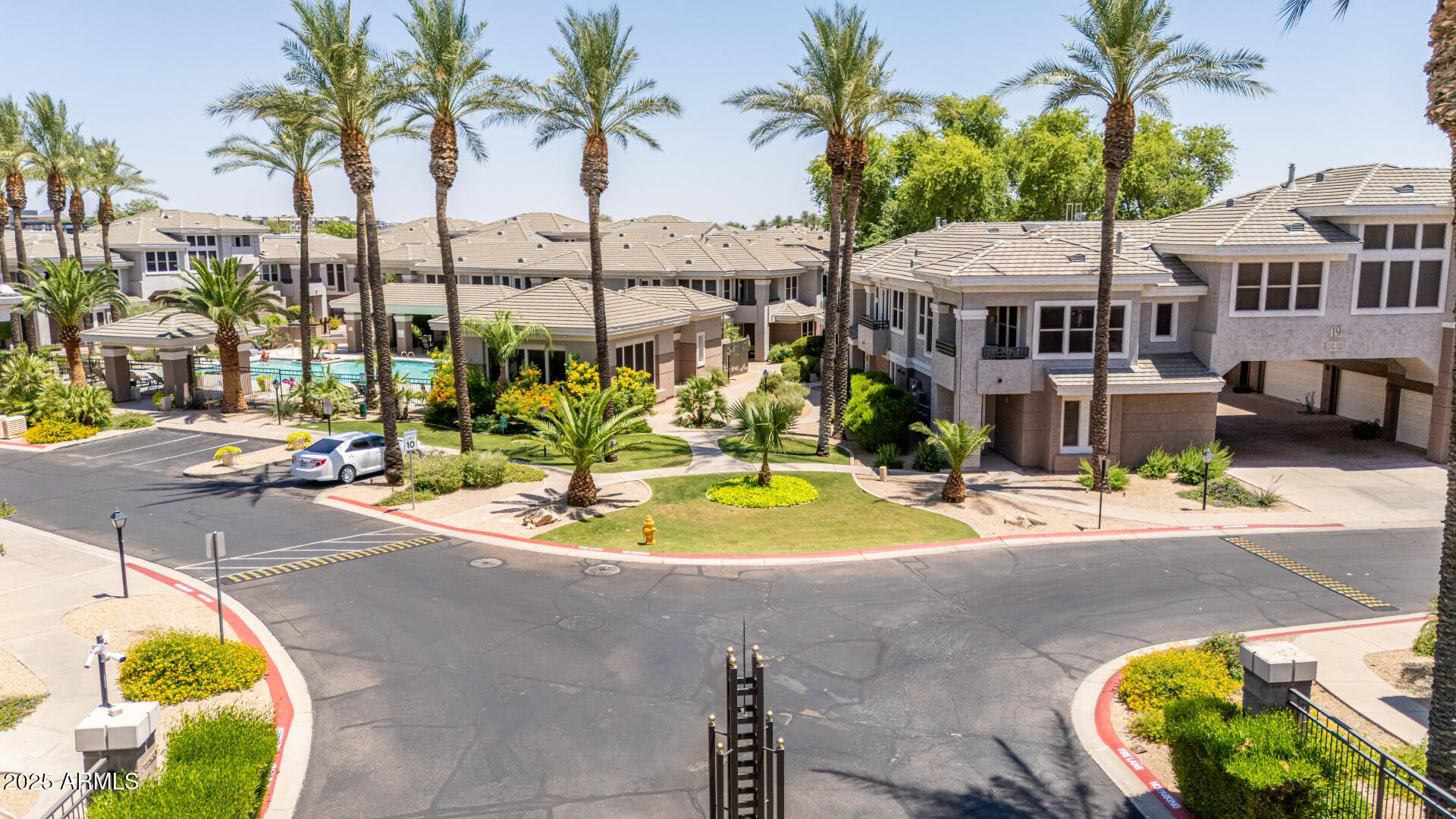 15221 N CLUBGATE Drive 2139