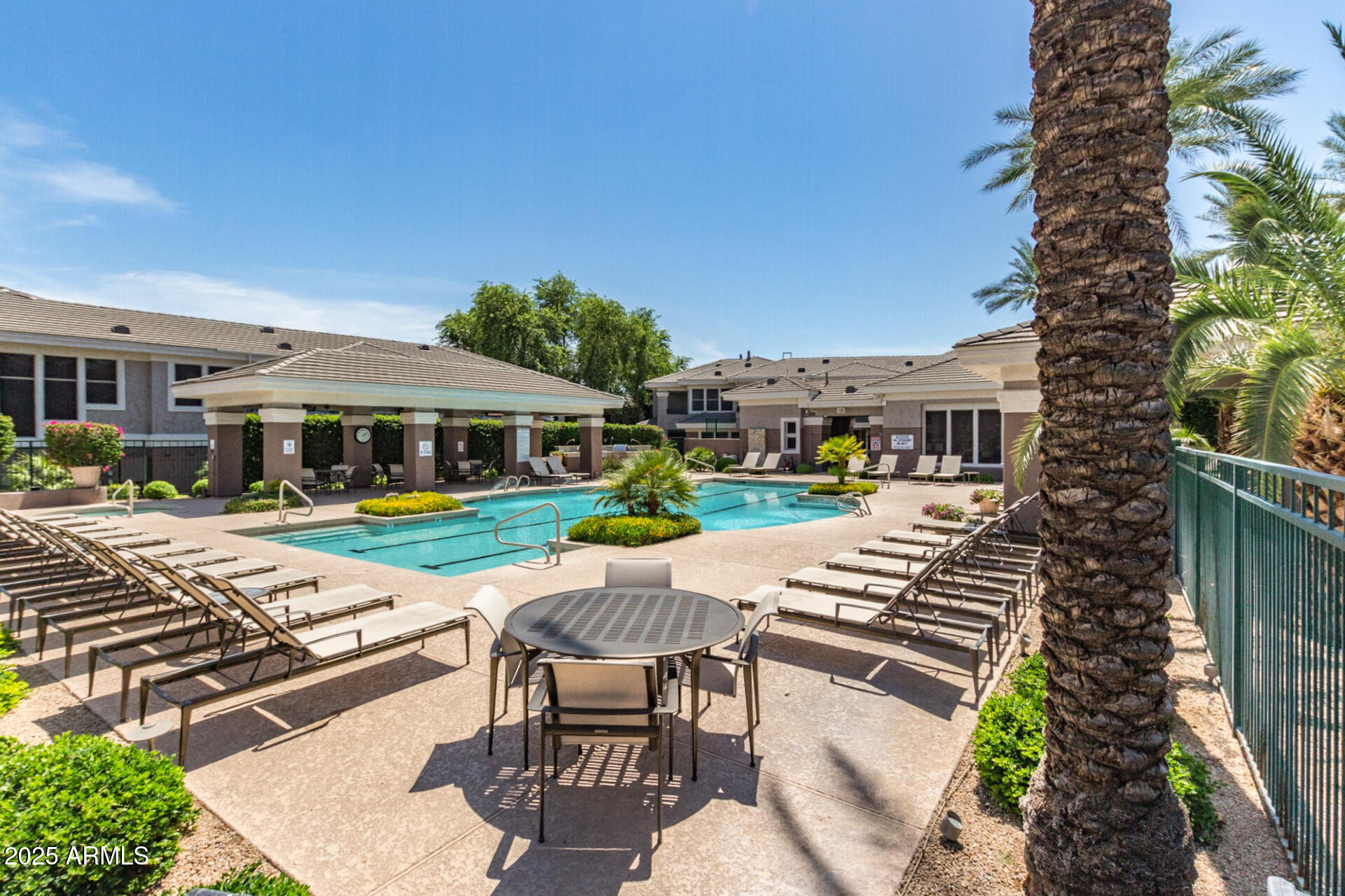 15221 N CLUBGATE Drive 2139