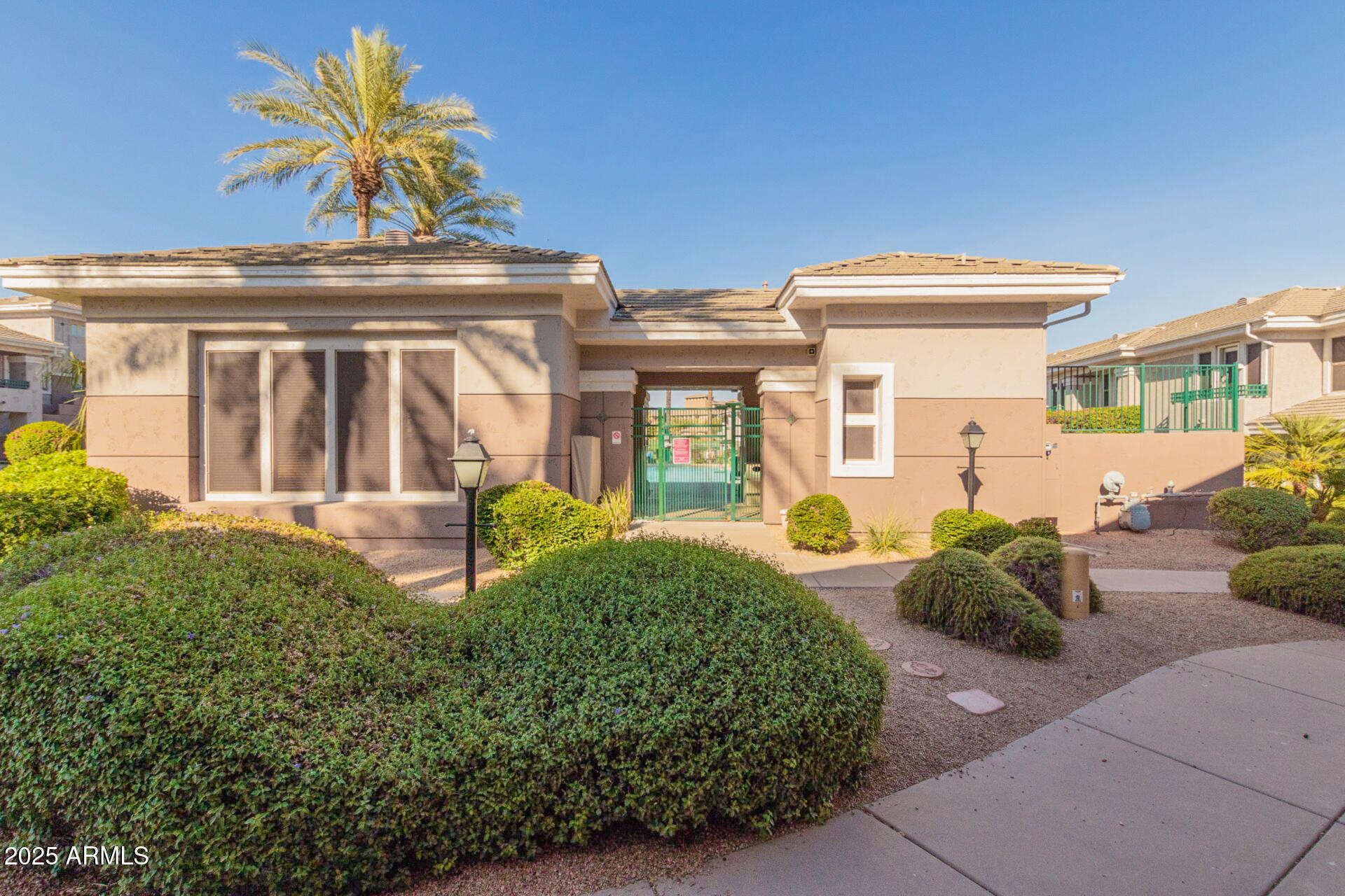 15221 N CLUBGATE Drive 2139