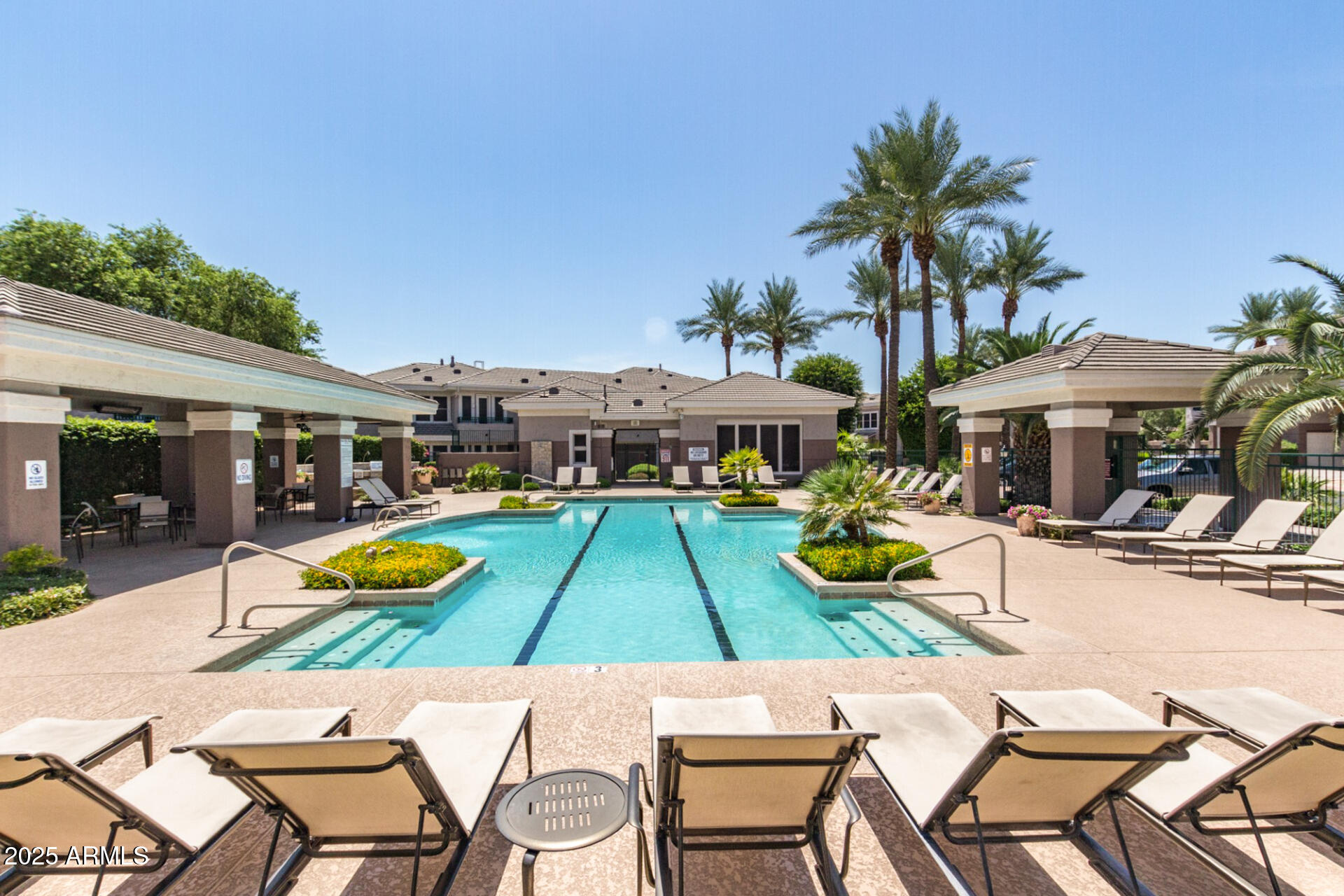15221 N CLUBGATE Drive 2139