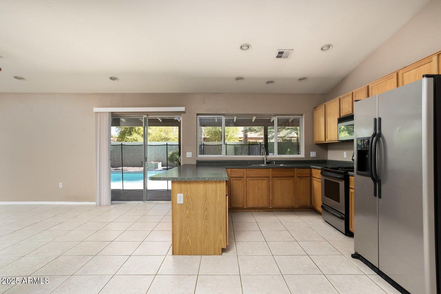 4077 E Cholla Street