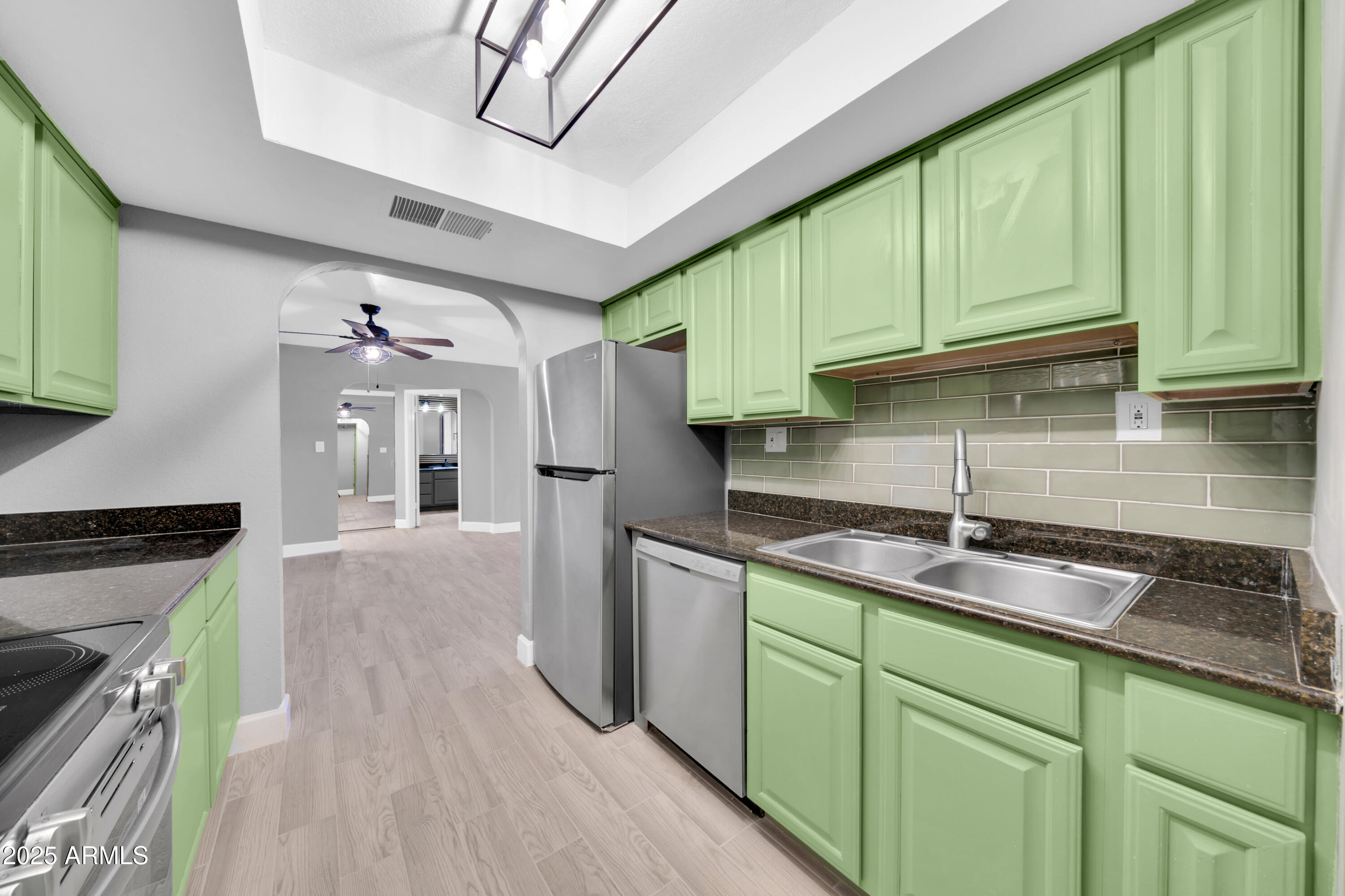 3825 E CAMELBACK Road 182