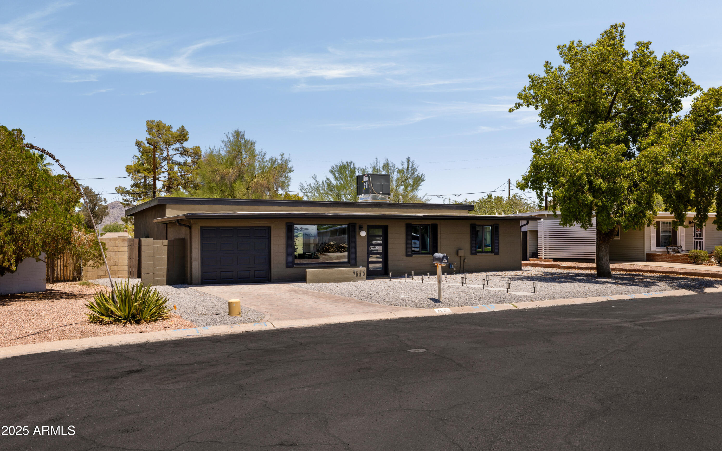 7620 N 12TH Place