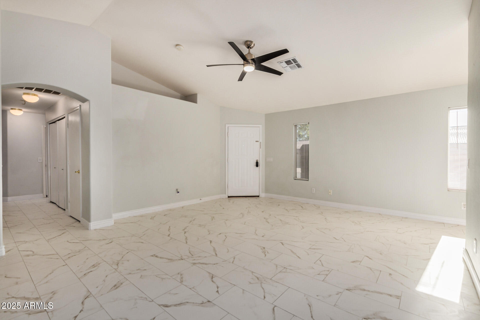 2221 E UNION HILLS Drive 113