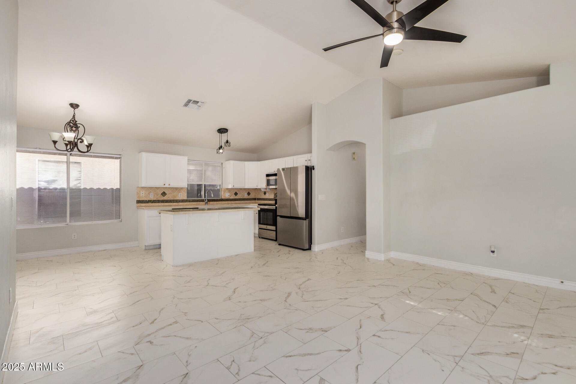 2221 E UNION HILLS Drive 113