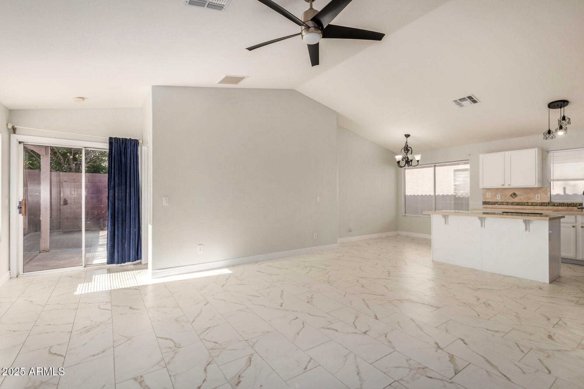 2221 E UNION HILLS Drive 113