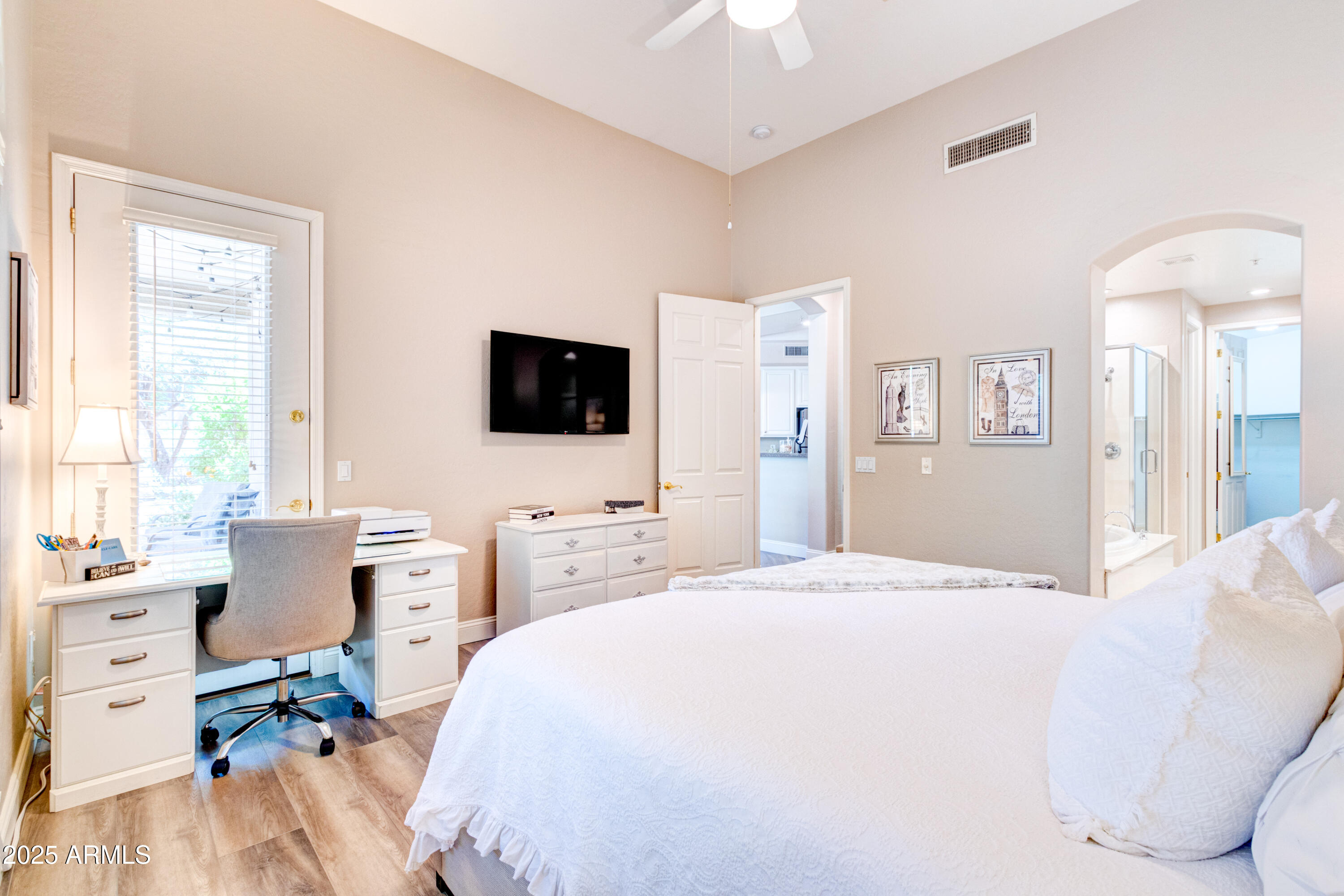 20802 N Grayhawk Drive 1045