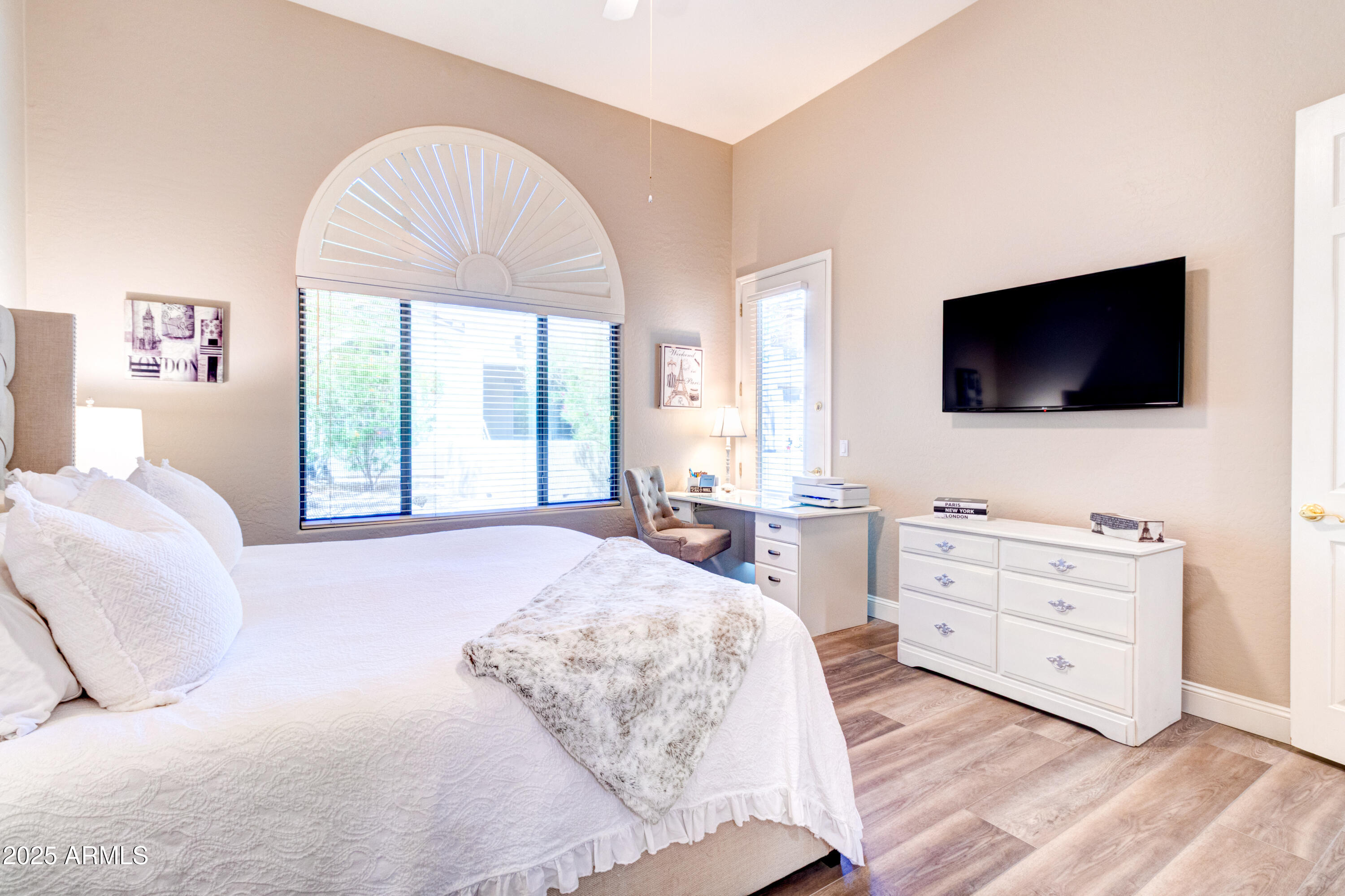 20802 N Grayhawk Drive 1045