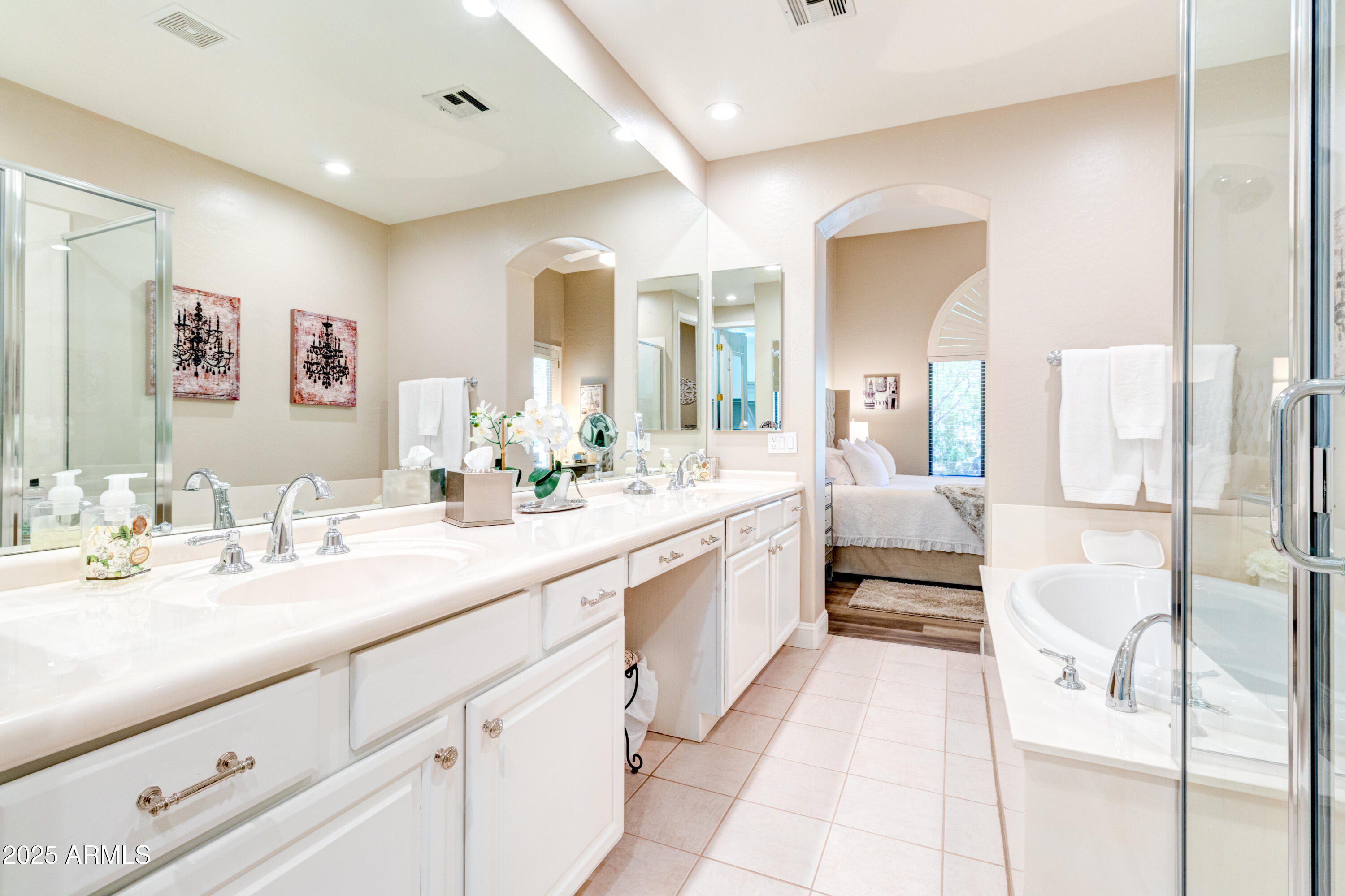 20802 N Grayhawk Drive 1045