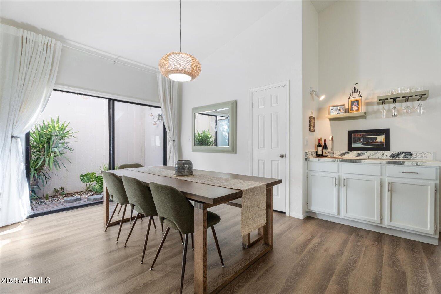 2151 S Catarina