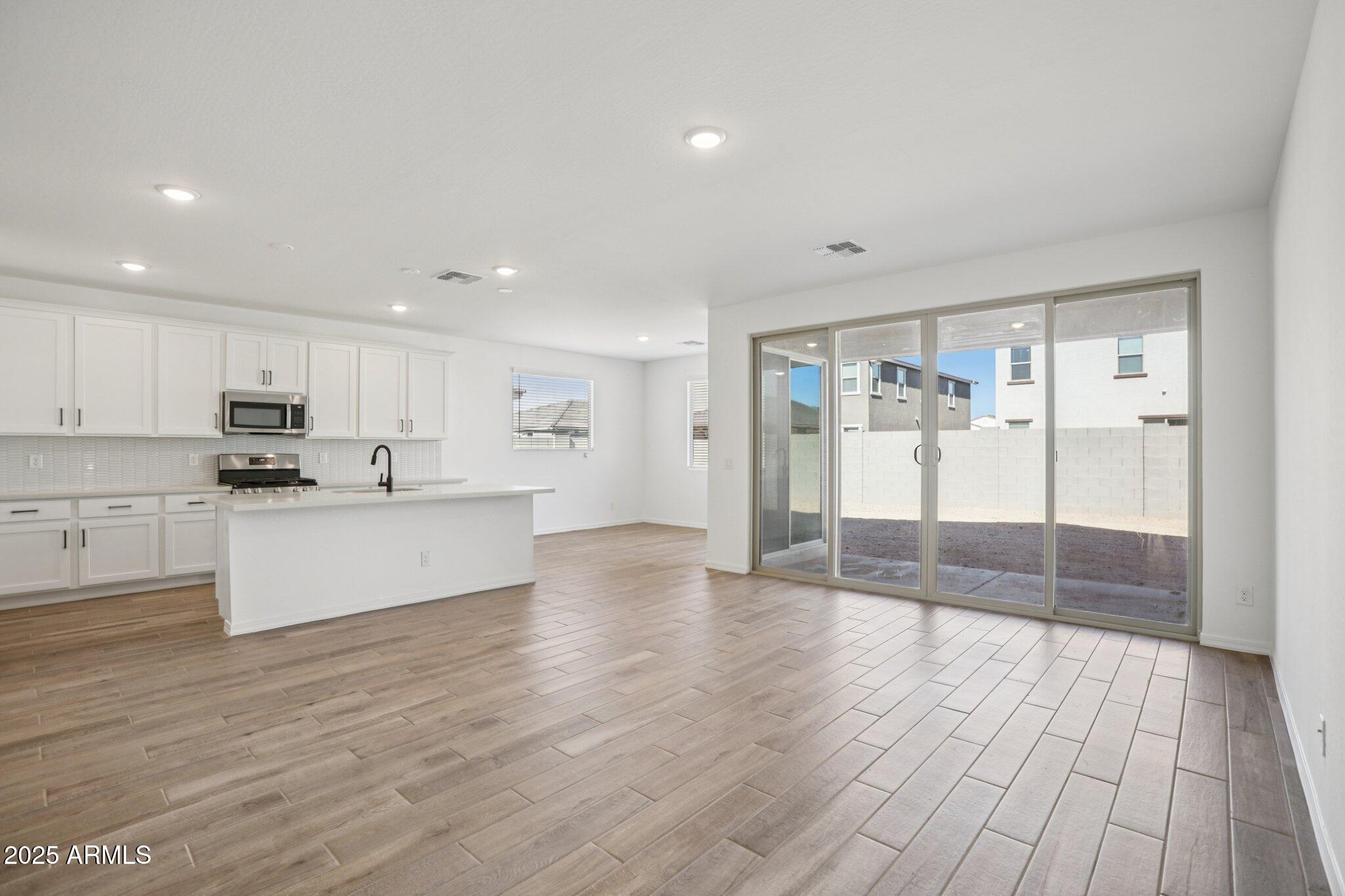 5528 W HOPI Trail