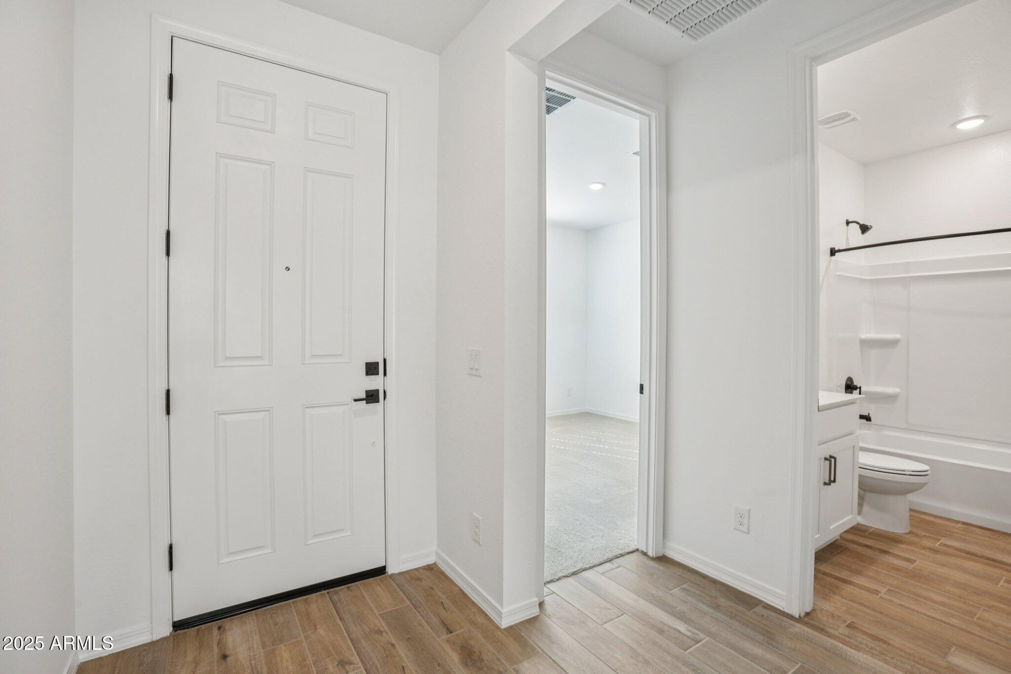 5528 W HOPI Trail