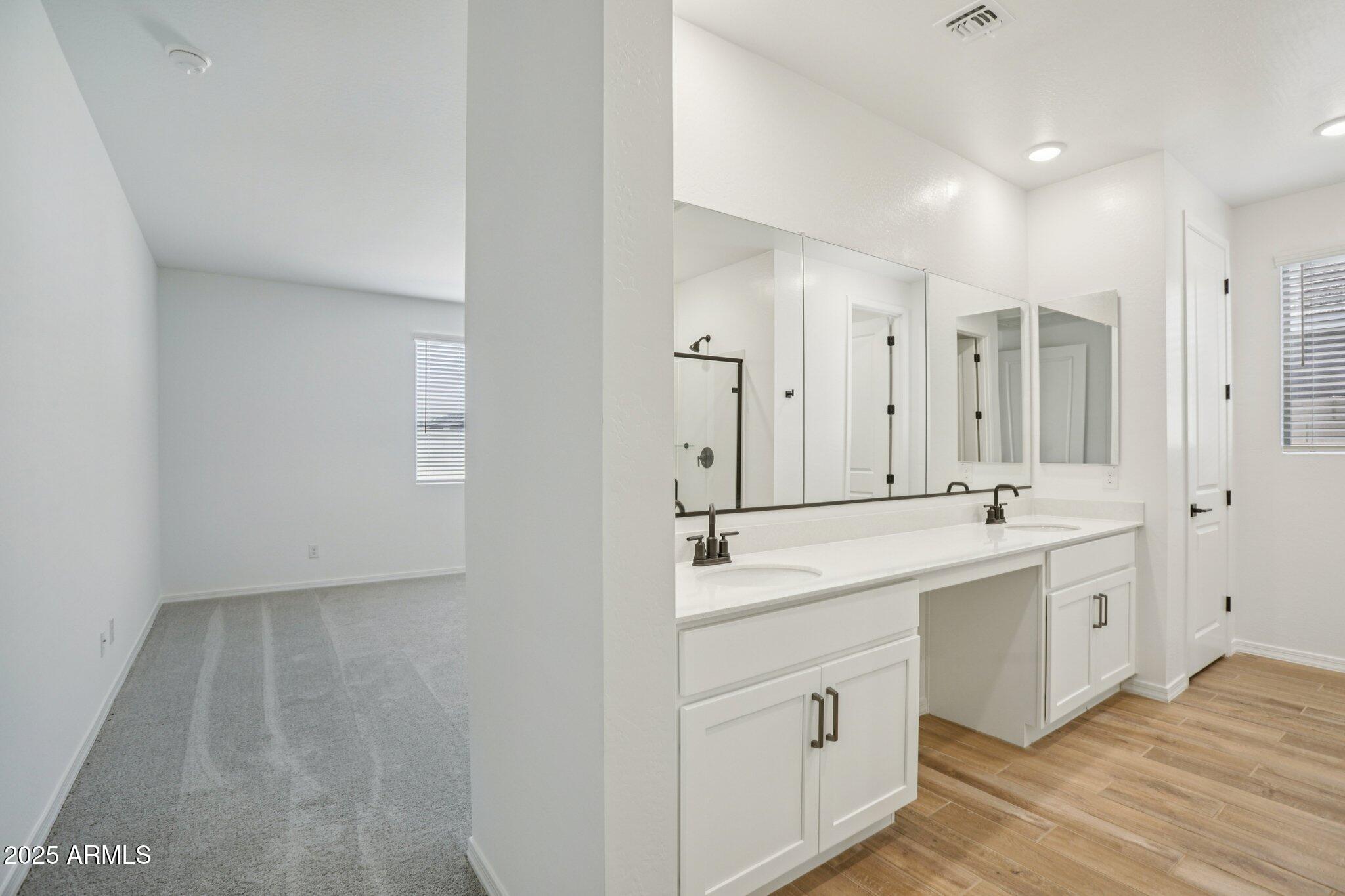 5528 W HOPI Trail