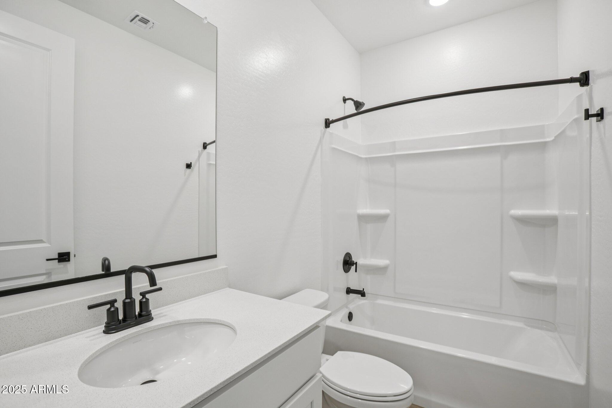 5528 W HOPI Trail