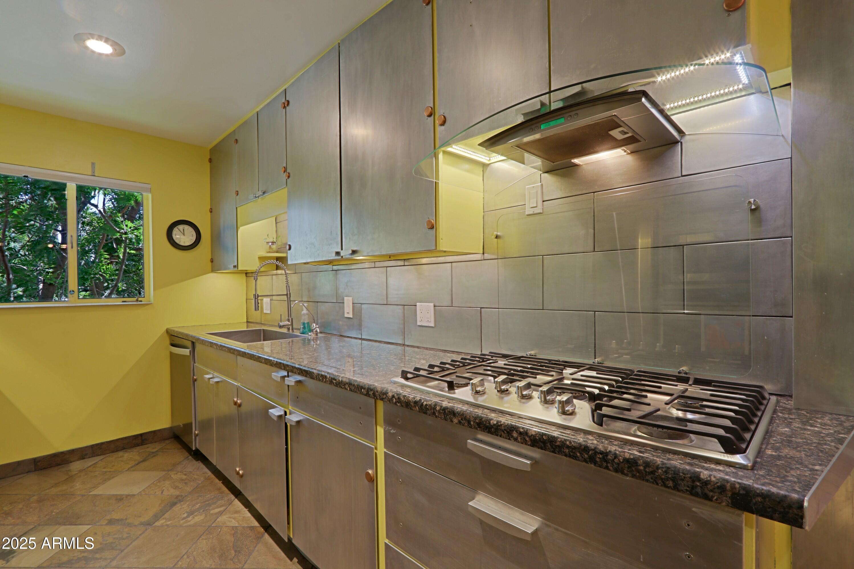 150 E CORONADO Road 52