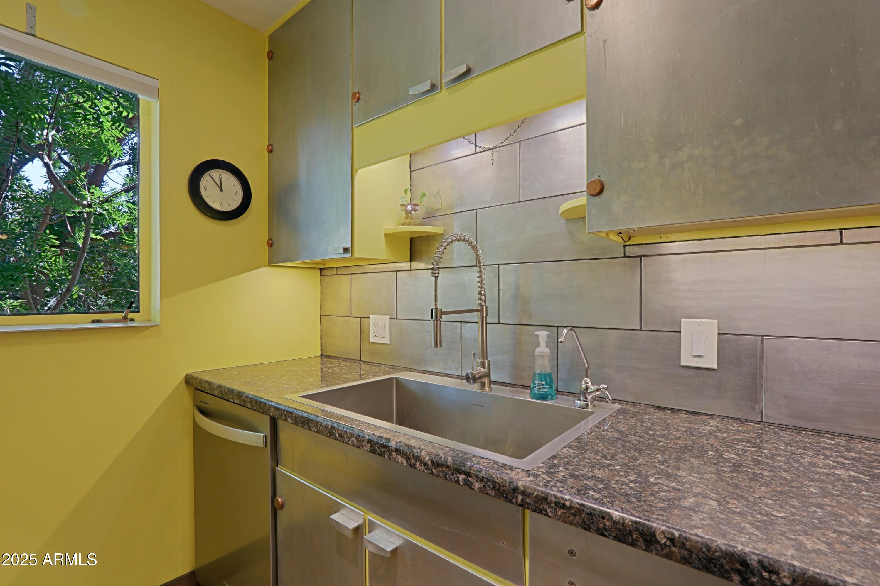 150 E CORONADO Road 52