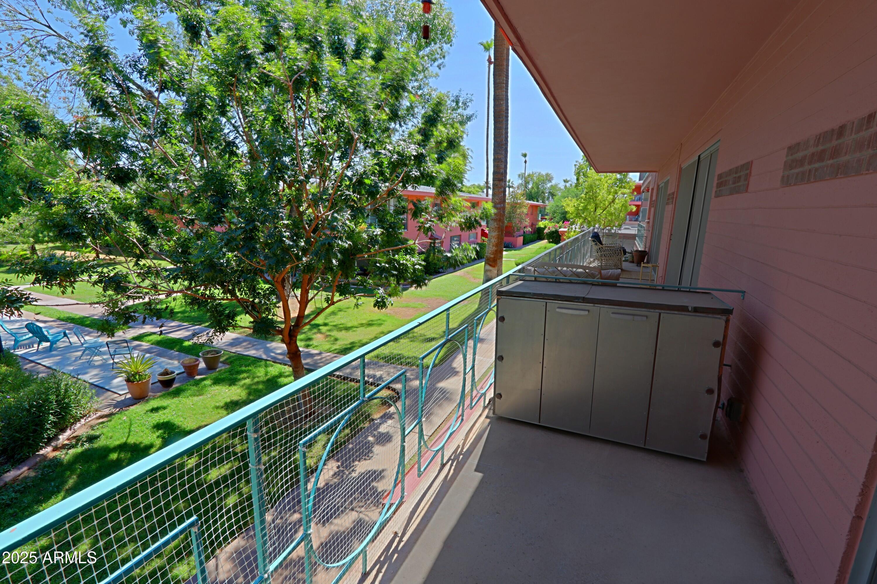 150 E CORONADO Road 52