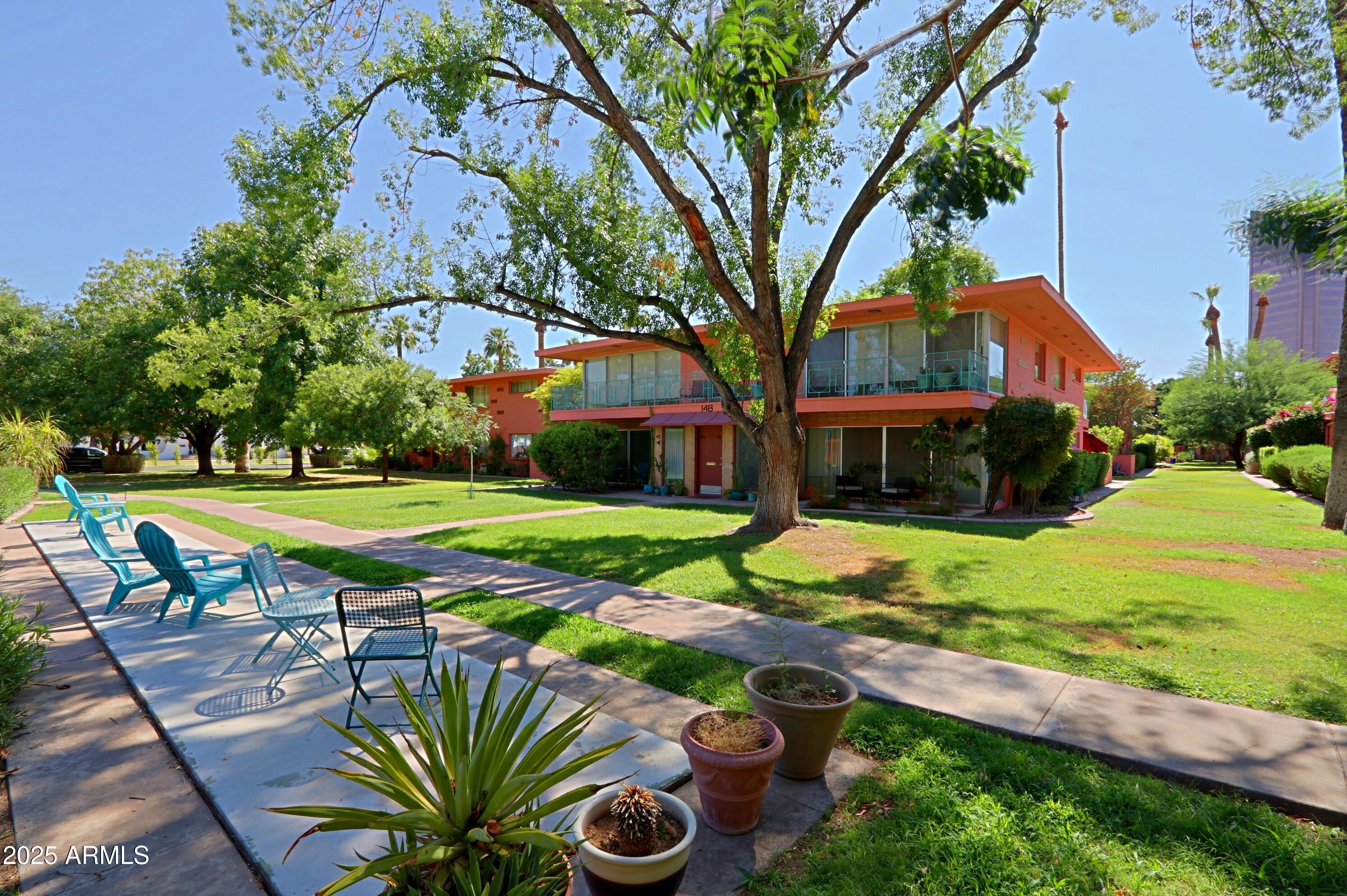 150 E CORONADO Road 52