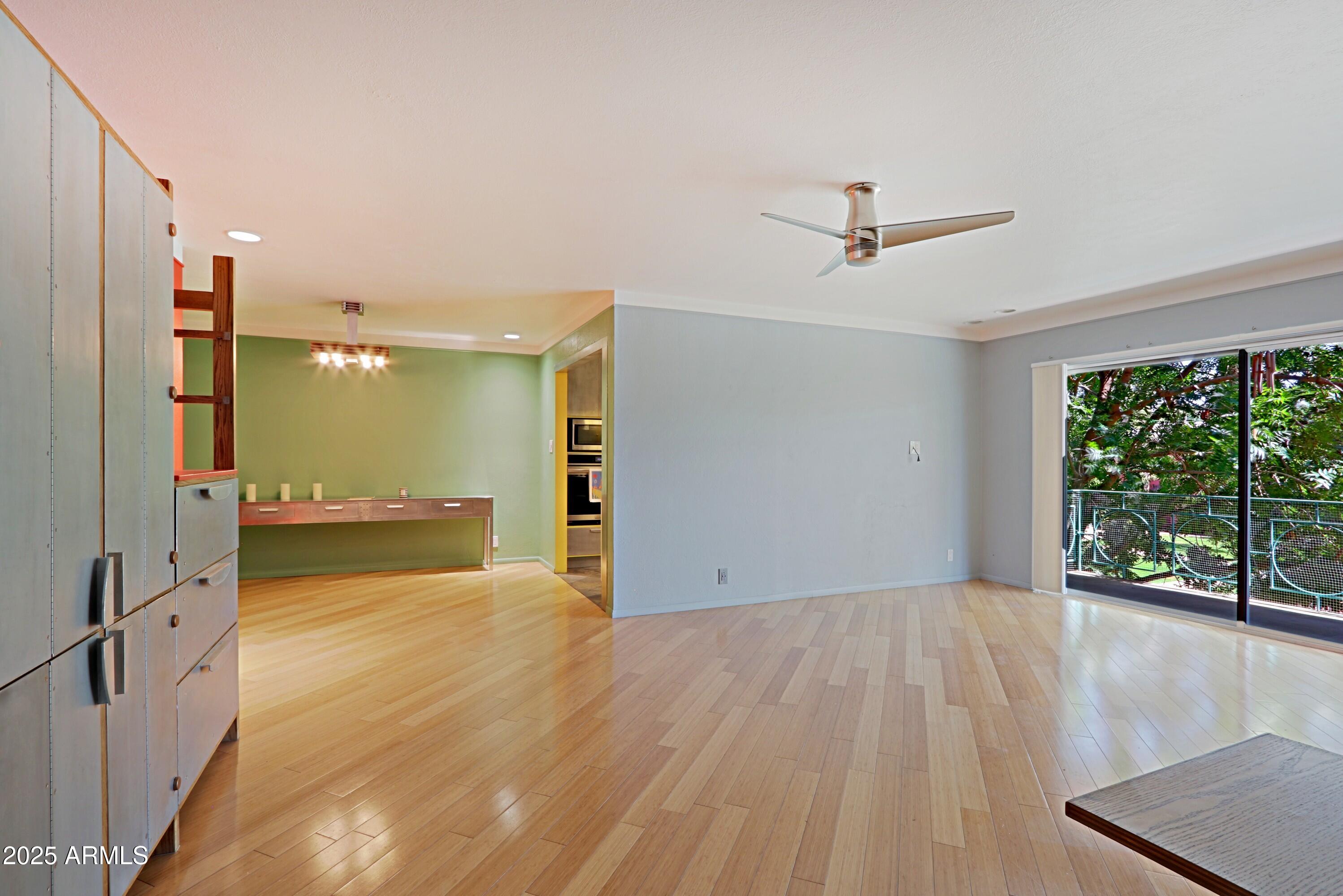 150 E CORONADO Road 52