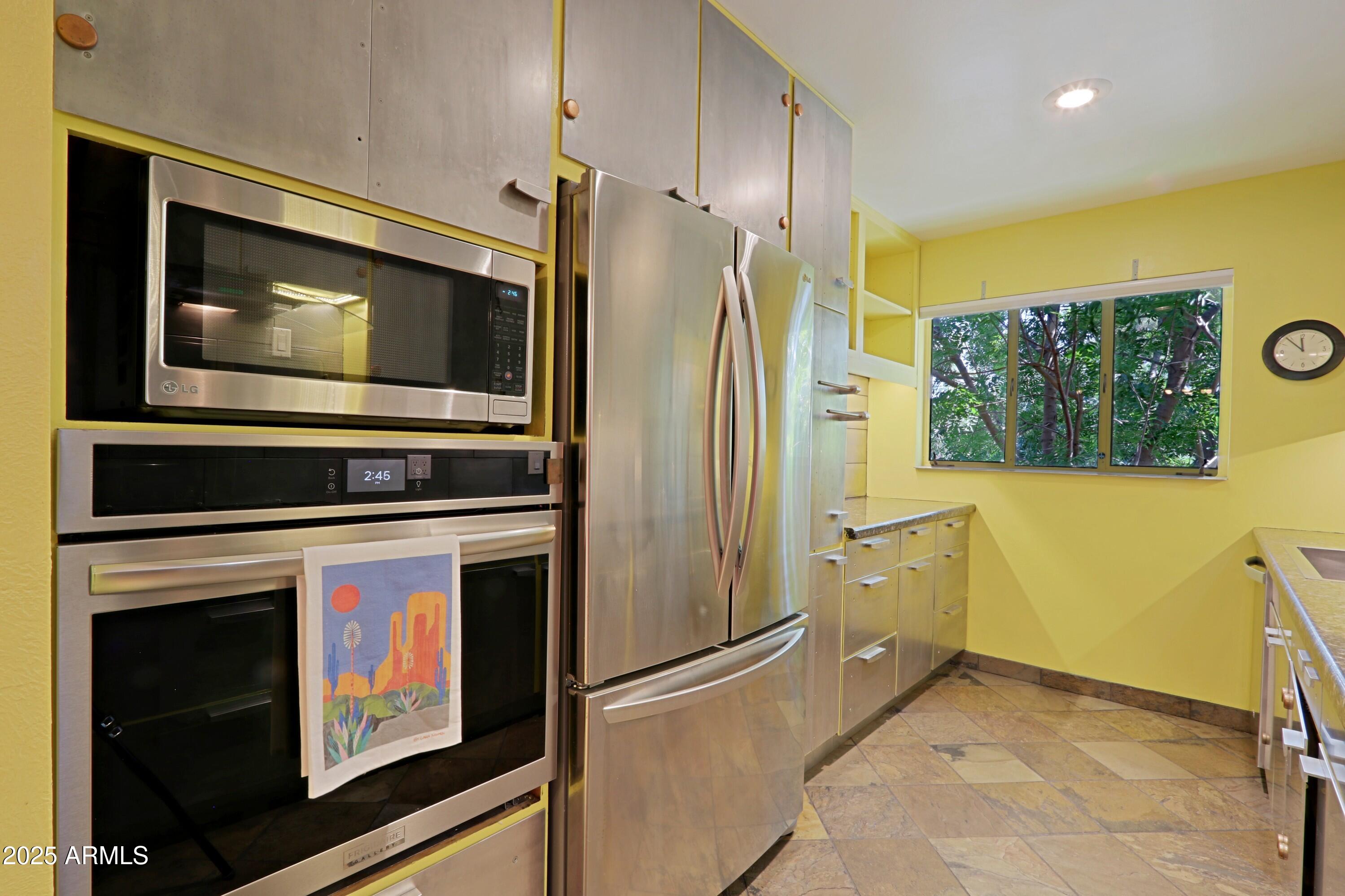 150 E CORONADO Road 52