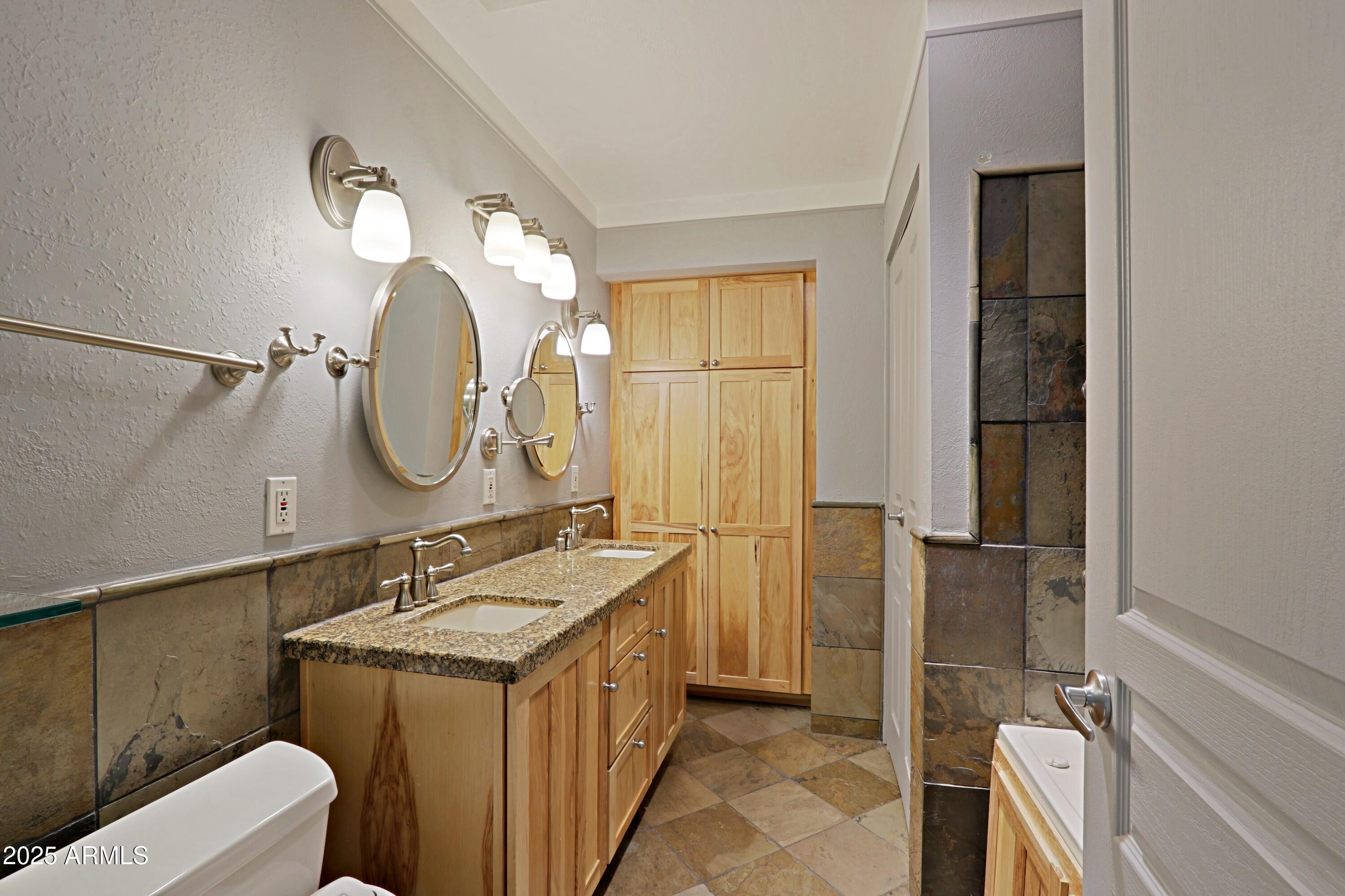 150 E CORONADO Road 52