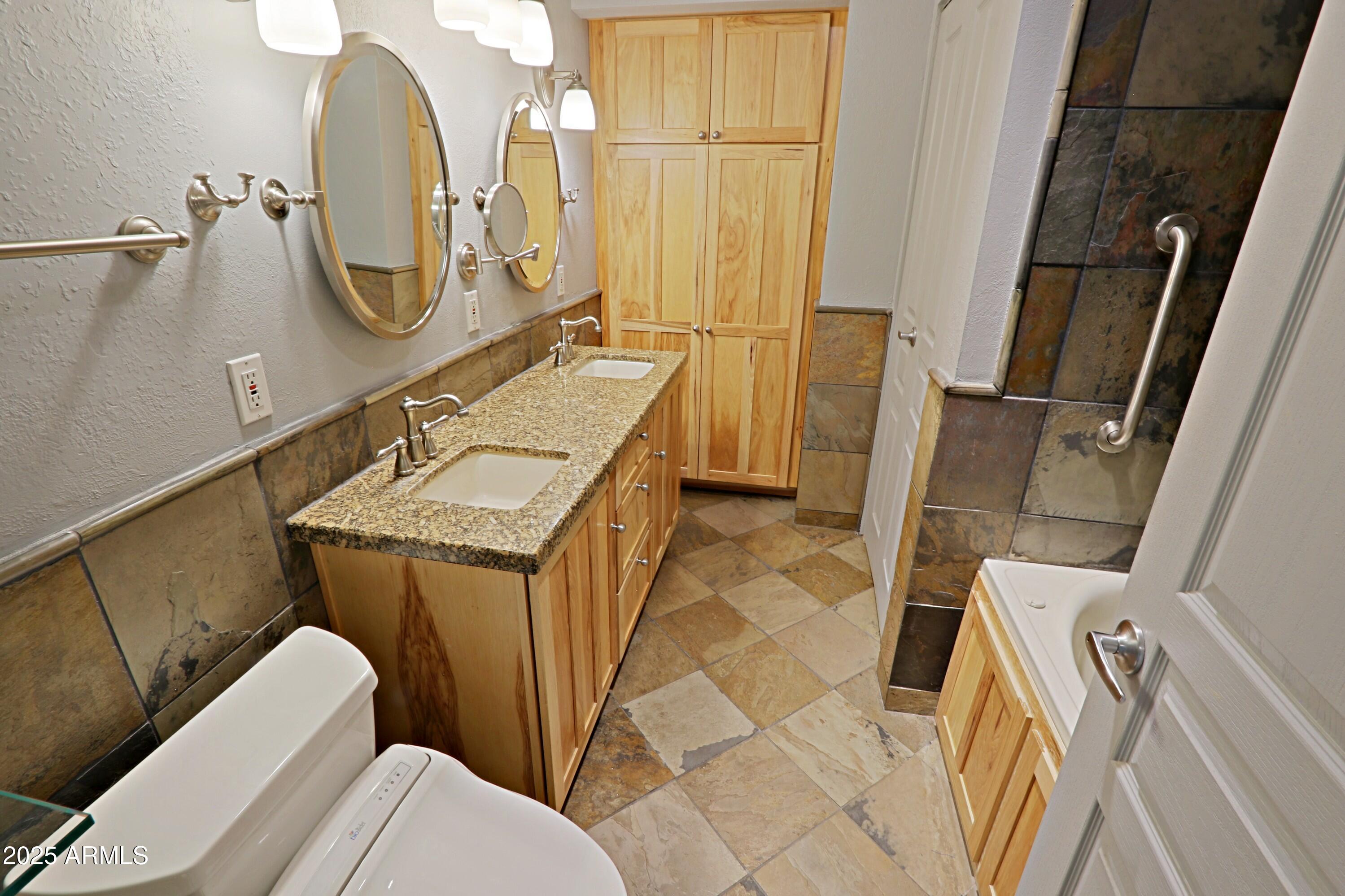 150 E CORONADO Road 52