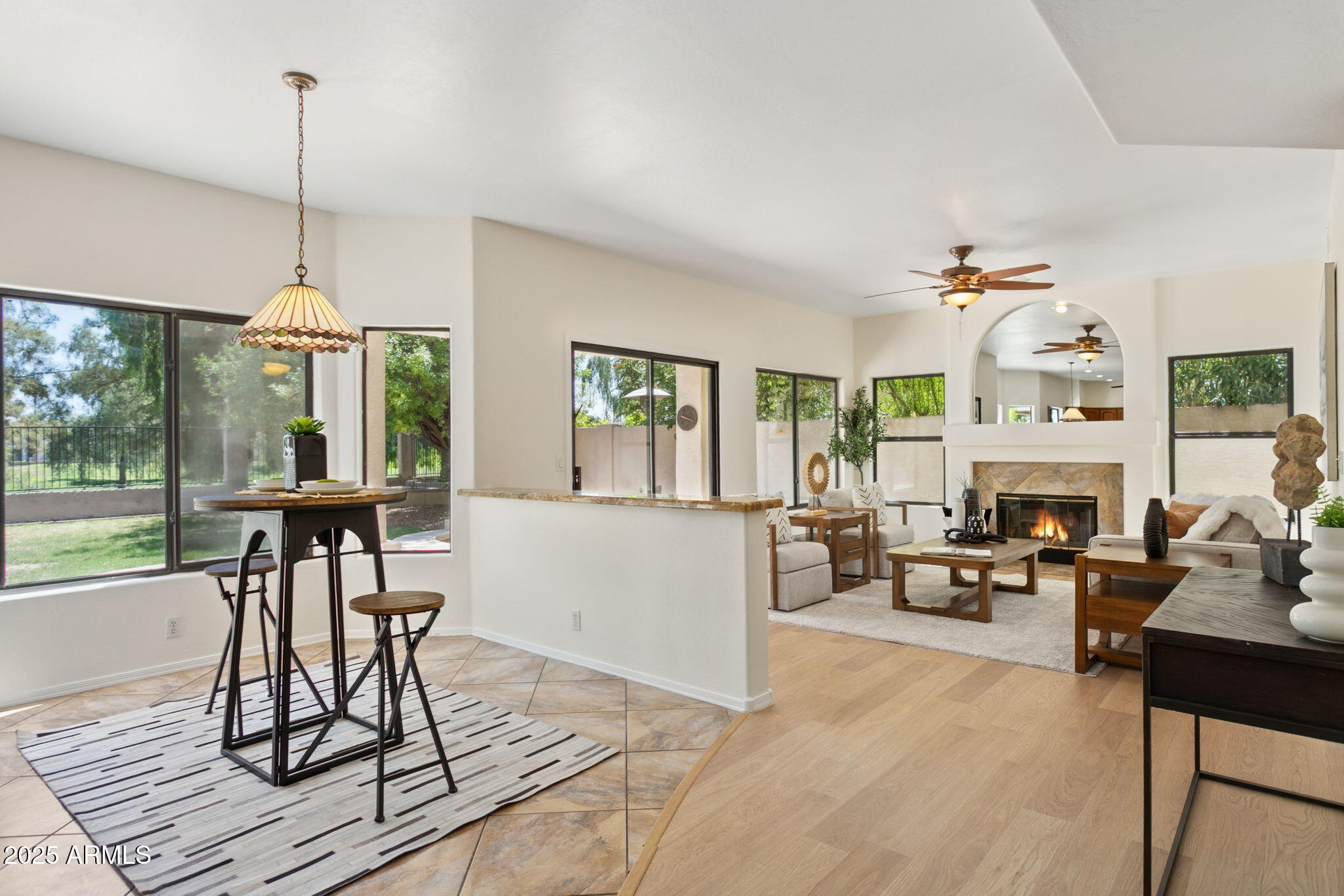 2242 W MYRTLE Drive