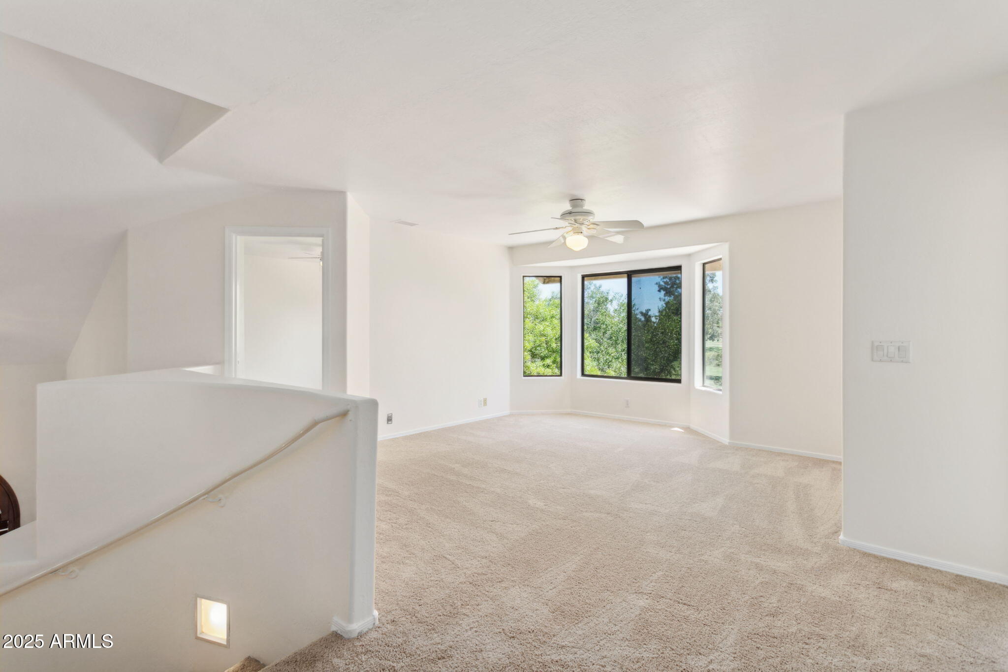 2242 W MYRTLE Drive