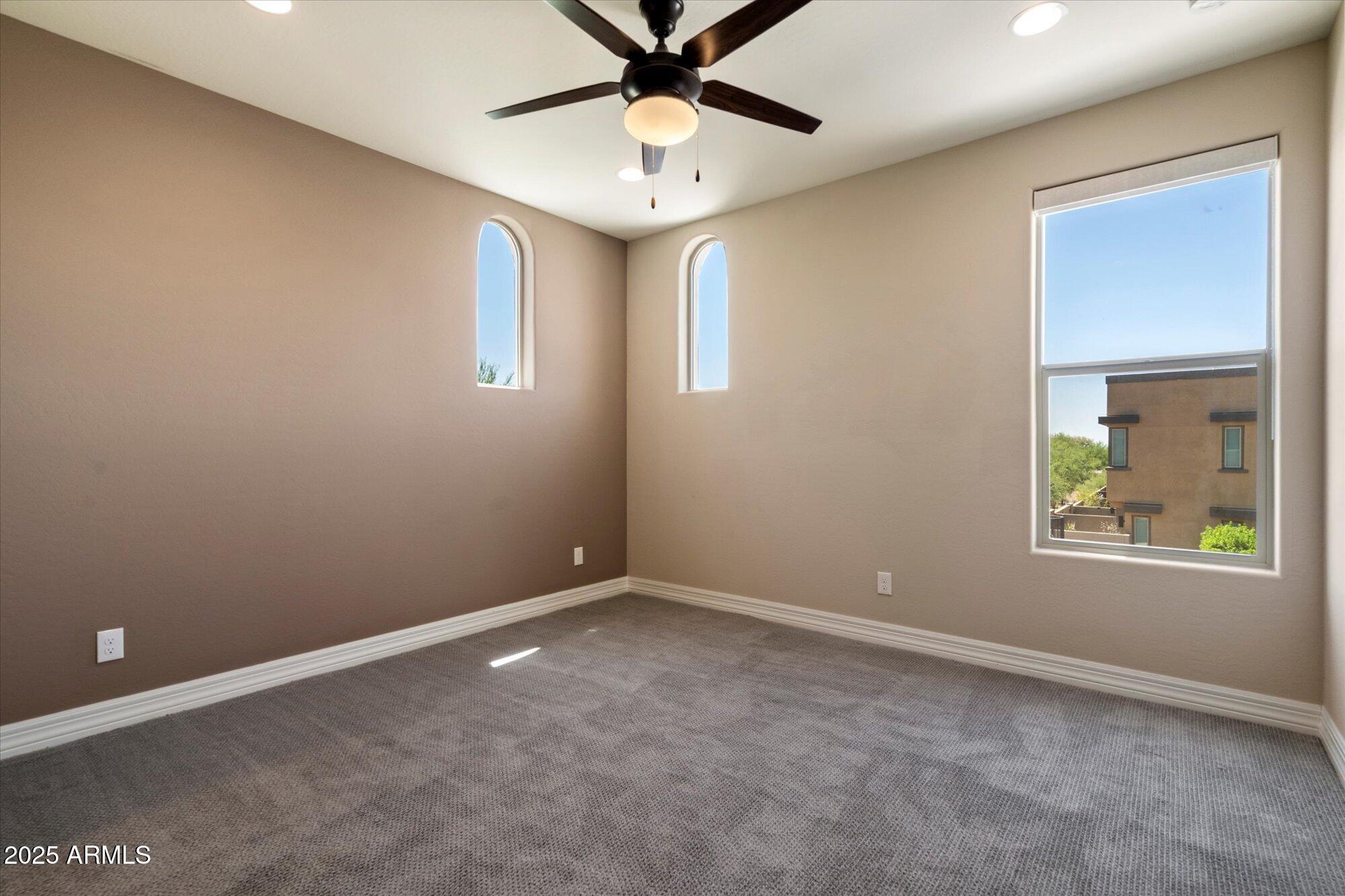 7508 E VIA DE LUNA Drive