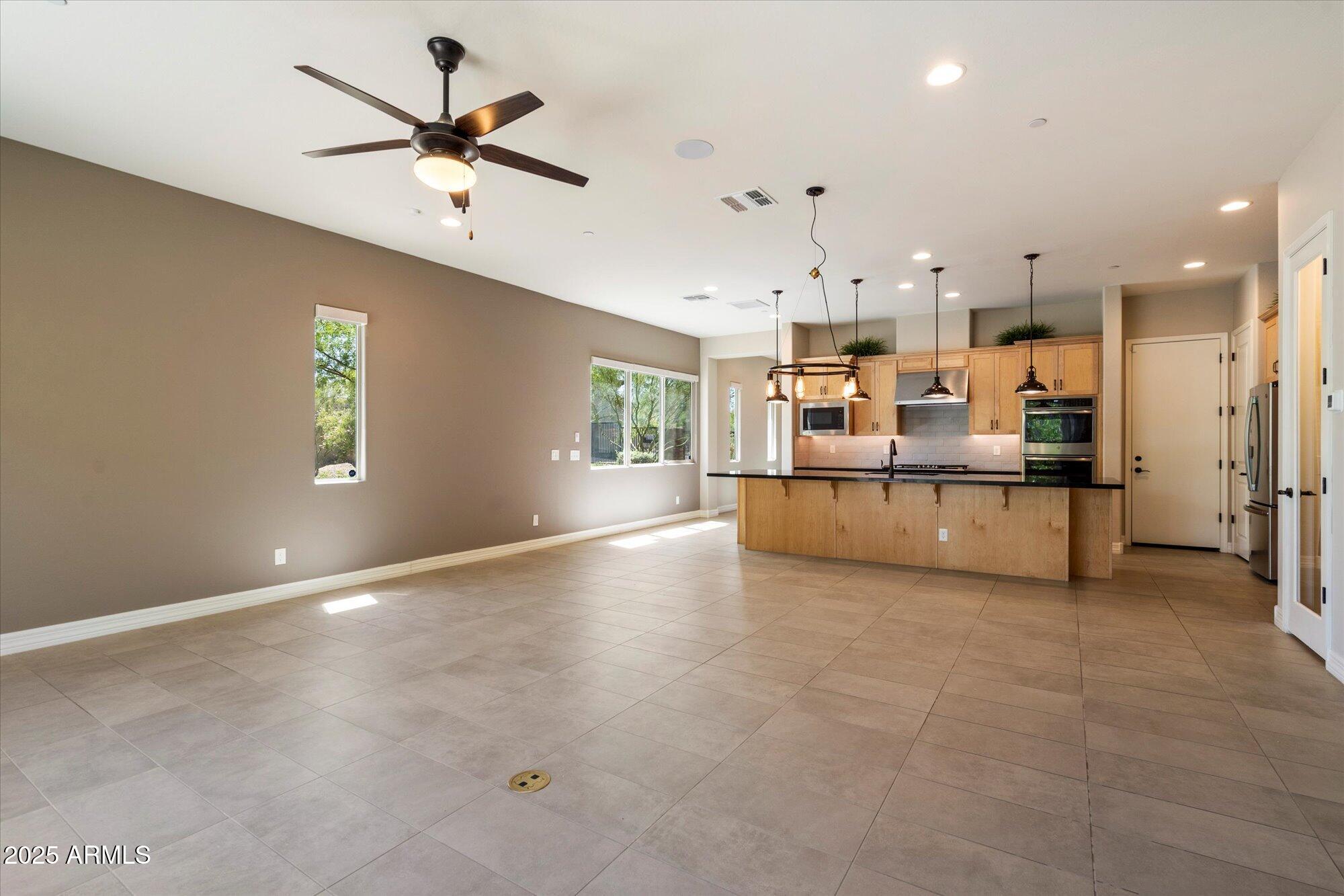 7508 E VIA DE LUNA Drive
