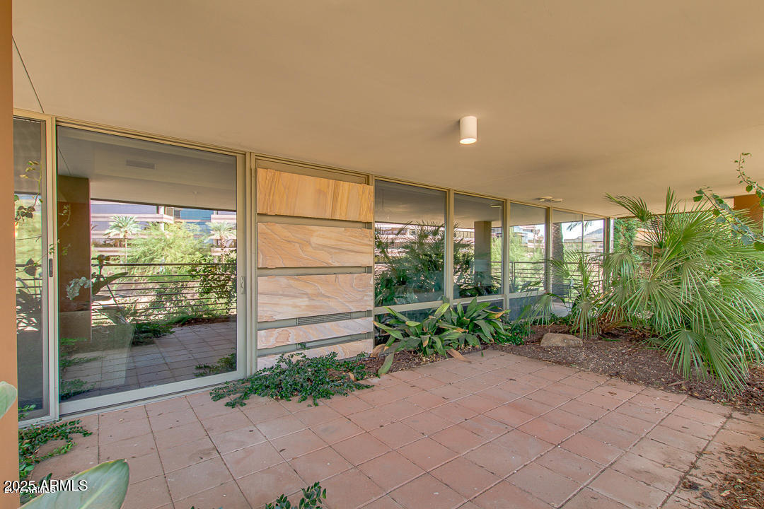 7161 E RANCHO VISTA Drive 2011