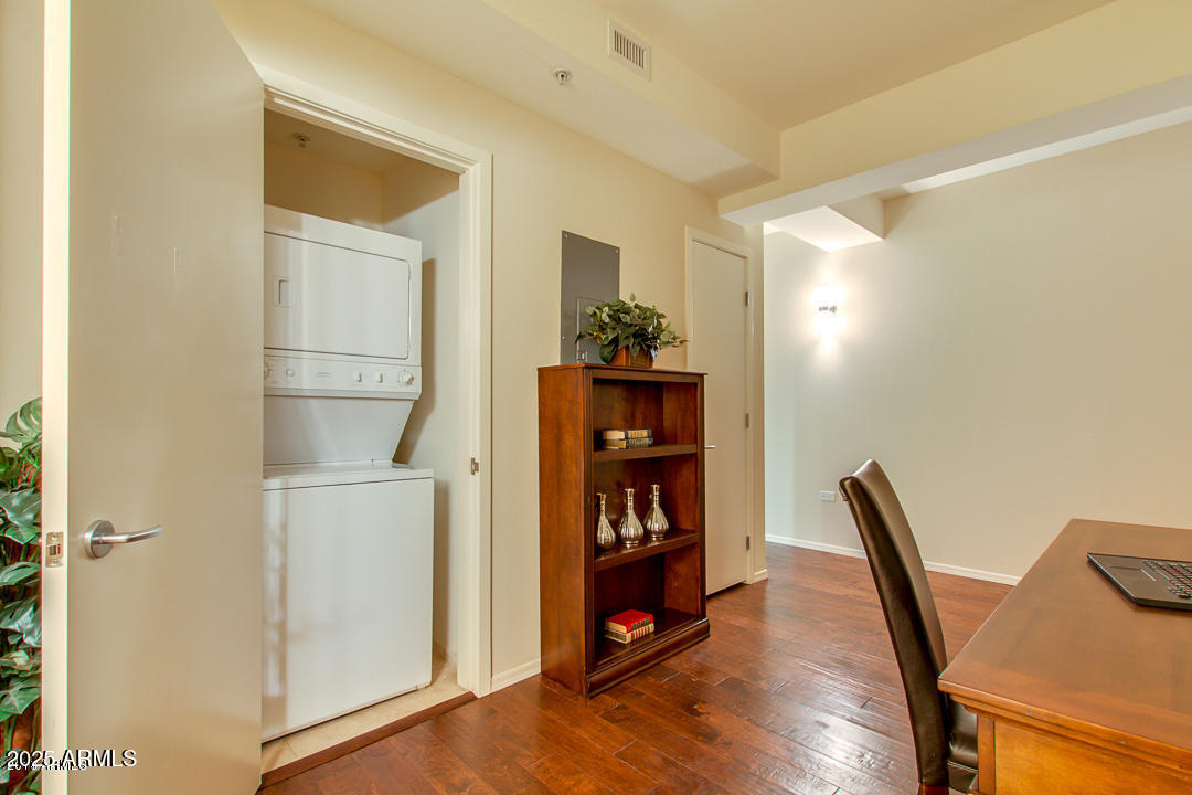 7161 E RANCHO VISTA Drive 2011